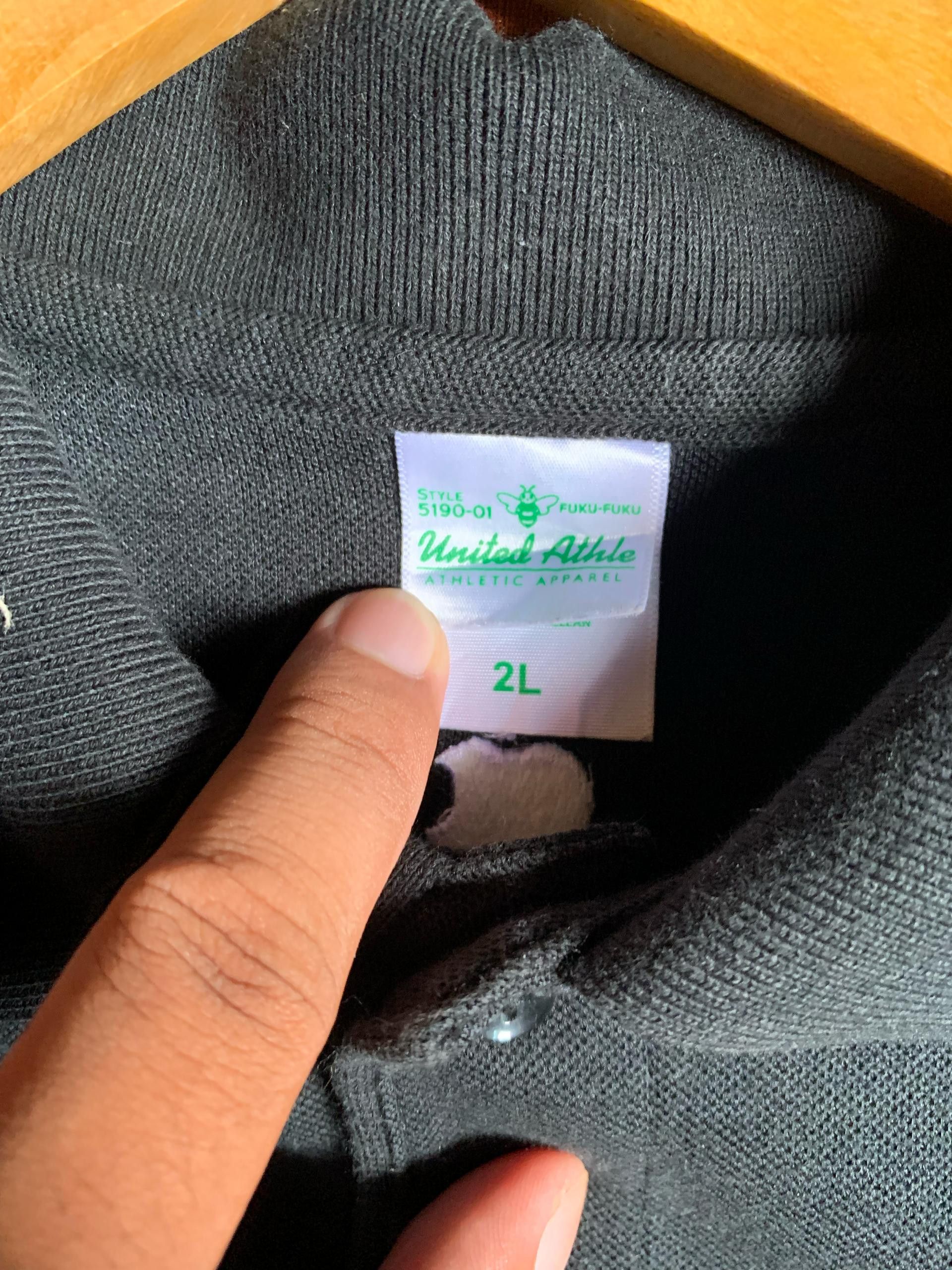 Vintage Vintage Apple Embroider white Apple Logo staff polo black Size US L / EU 52-54 / 3 - 7 Thumbnail
