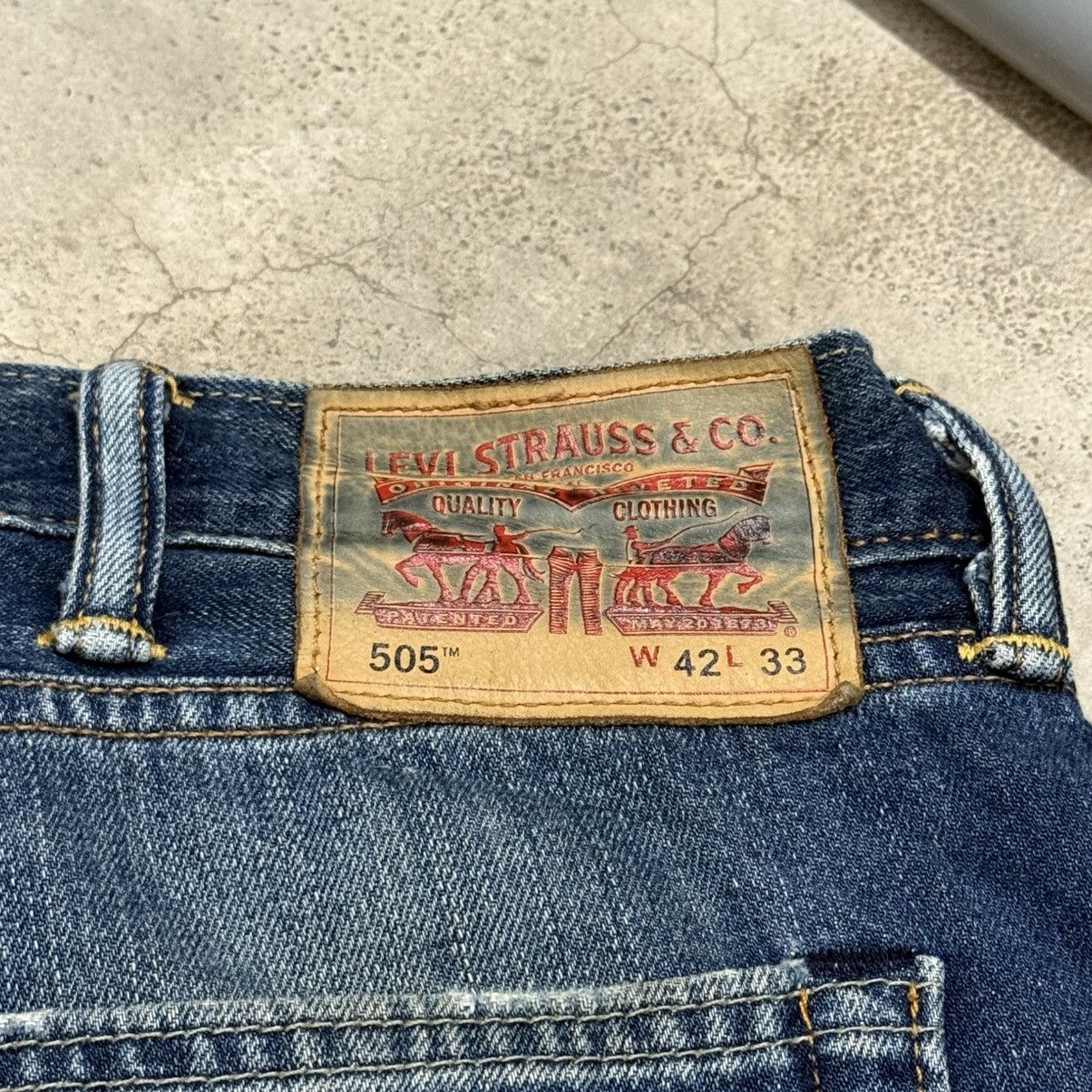 Levi's Levis 505 Distressed Whiskering Denim Pants Size US 42 / EU 58 - 15 Thumbnail