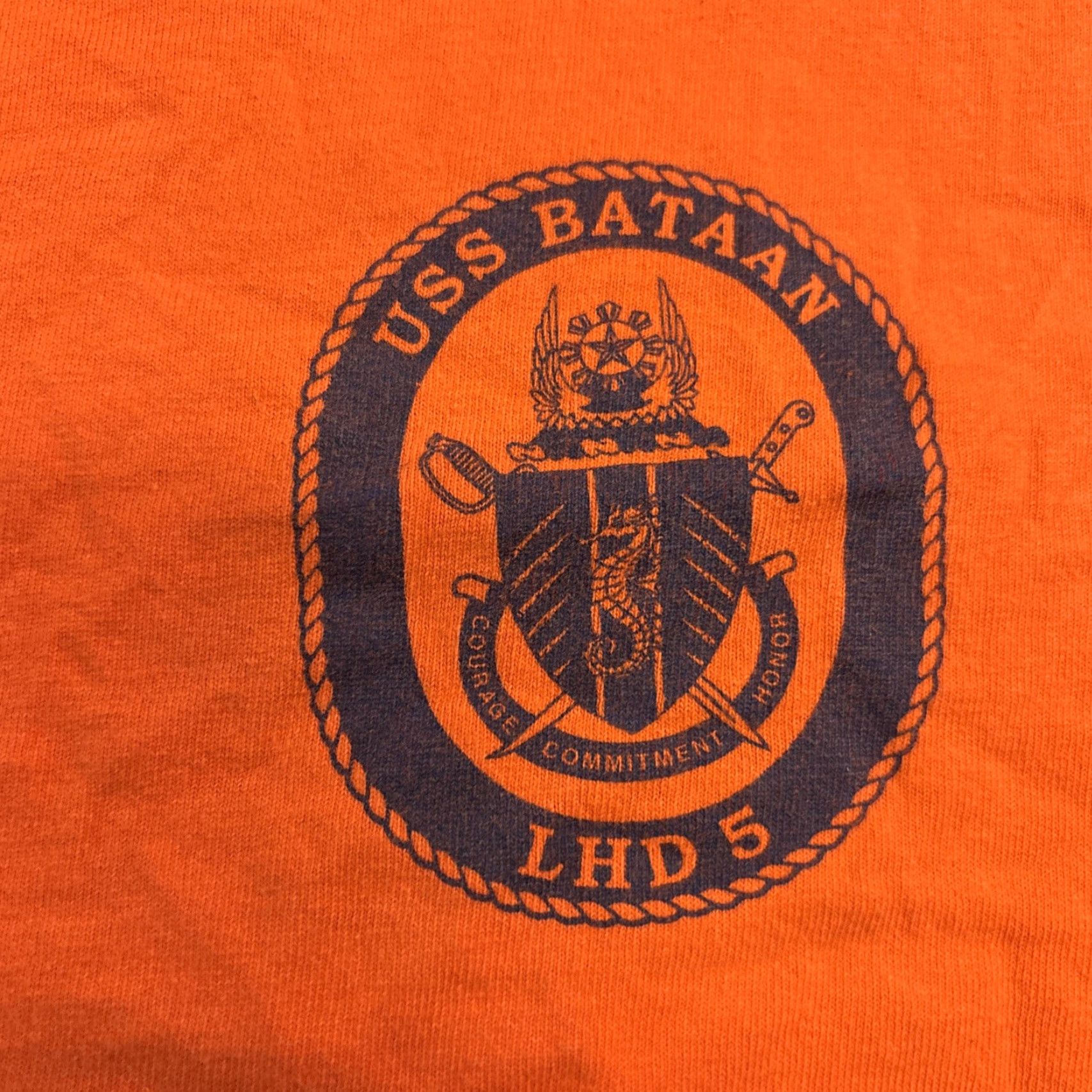 Gildan Gildan T-Shirt Men’s Large Orange USS Bataan LHD 5 US Navy Shirt Mens L Orange USS Bataan LHD 5 Gildan Size US L / EU 52-54 / 3 - 2 Thumbnail