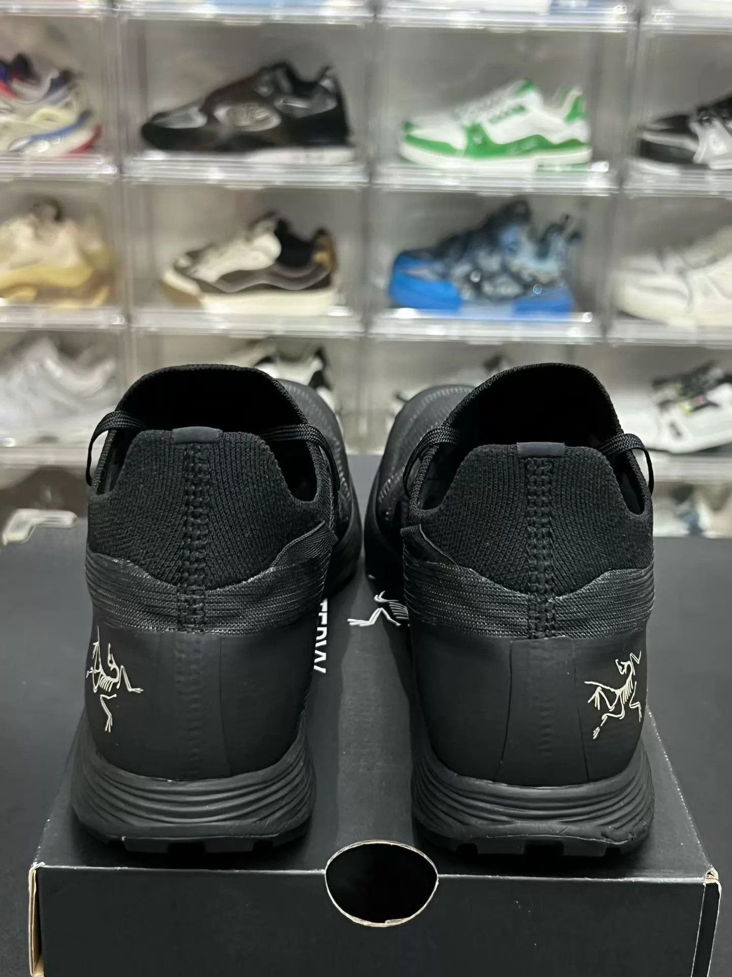 Arc'teryx Arcteryx Norvan 43 EU Original Box Rarely Worn Lightweight Size US 10 / EU 43 - 7 Thumbnail