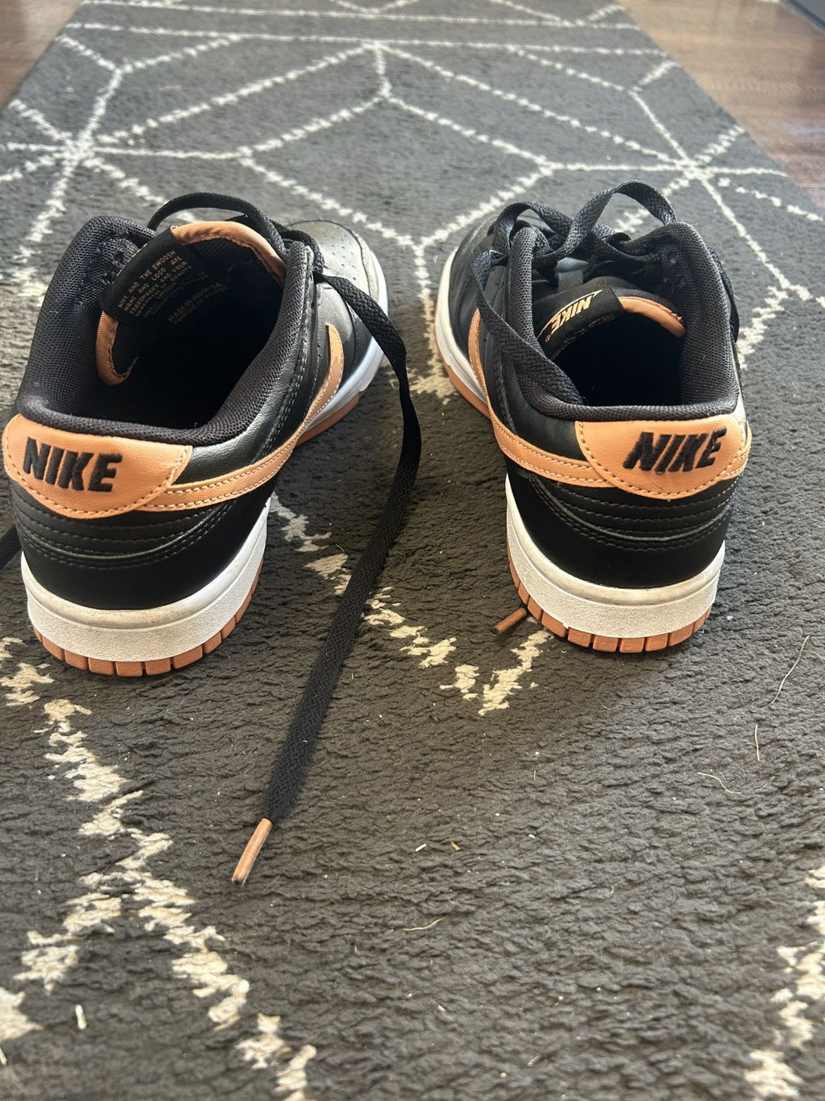 Nike NIKE LOW DUNK Size US 7 / EU 40 - 2 Thumbnail