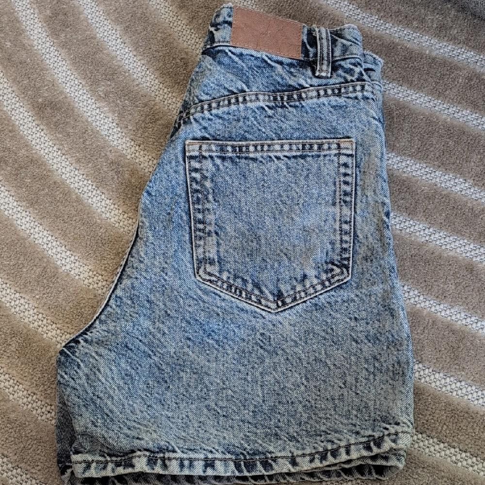 Zara Zara denim shorts Size 26" / US 2 / IT 38 - 1 Thumbnail