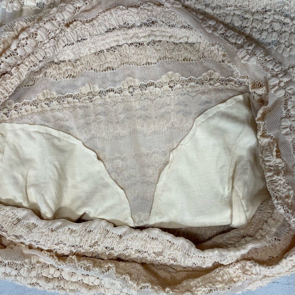 Free People NWT New Free People Cream Lace Sanna Bodysuit Size L Size L / US 10 / IT 46 - 9 Thumbnail