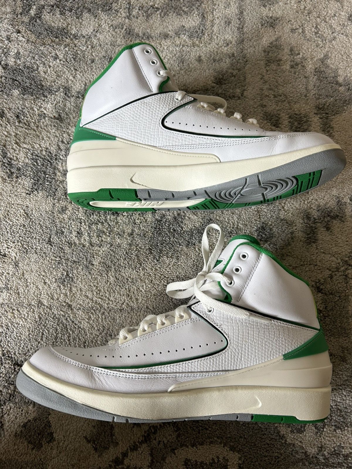 Jordan Brand Jordan 2 Retro “Lucky Green” Size US 10.5 / EU 43-44 - 2 Thumbnail