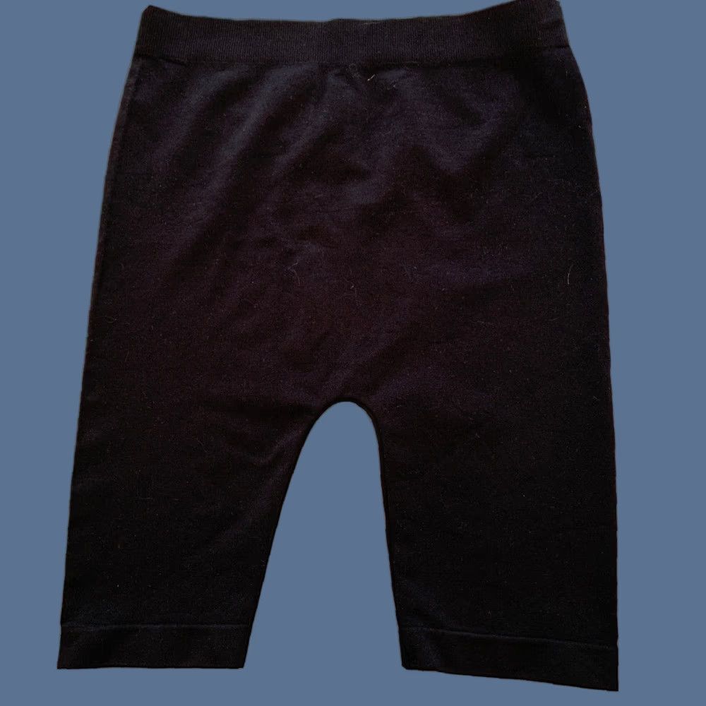 Vintage VINTAGE Large (12/14) Girls Black Nylon Spandex Blend Dance Shorts 6" Inseam Size US 33 - 1 Thumbnail
