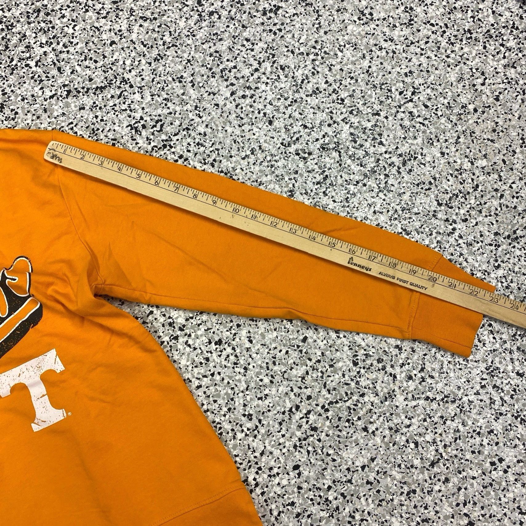 Vintage VINTAGE University of Tennessee Vols L/S USA Size Large Orange Long Sleeve Shirt Mens 90s Size US L / EU 52-54 / 3 - 5 Thumbnail