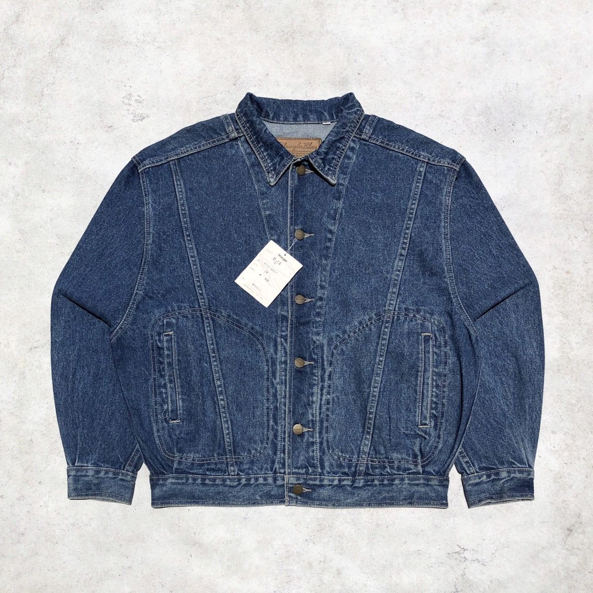 Vtg Wrangler denim jacket boxy fit