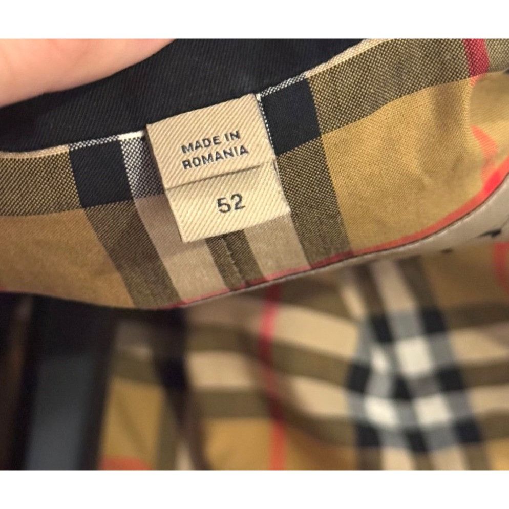 Burberry Burberry Black Trench Coat With Graphic Embroidery & Signatu Size US L / EU 52-54 / 3 - 13 Thumbnail