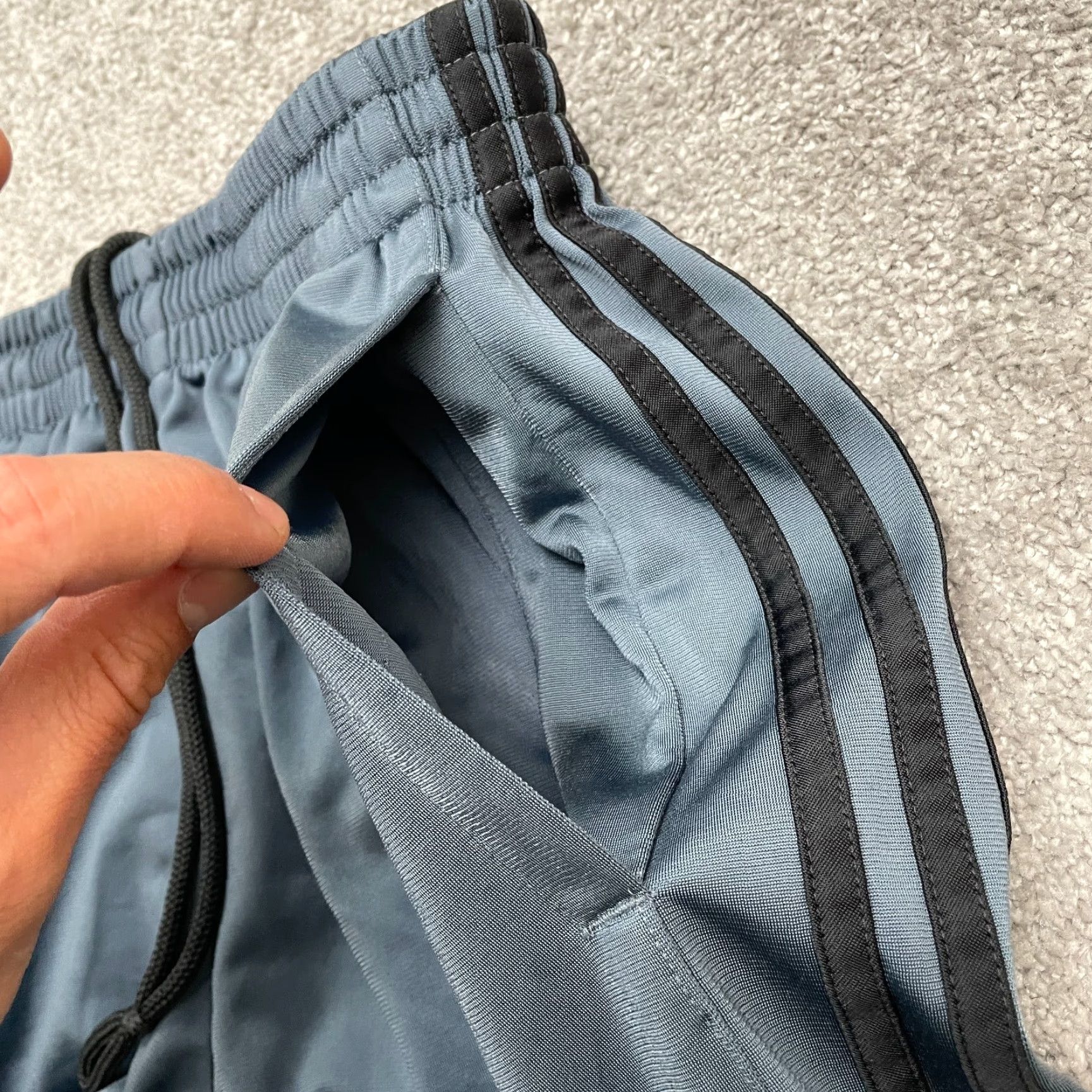 Adidas Adidas Basketball Training Shorts Men 26x9.5 Gray Elastic Active Athleisure Short Regular Waist 26in Drawstring Size US 26 / EU 42 - 3 Thumbnail