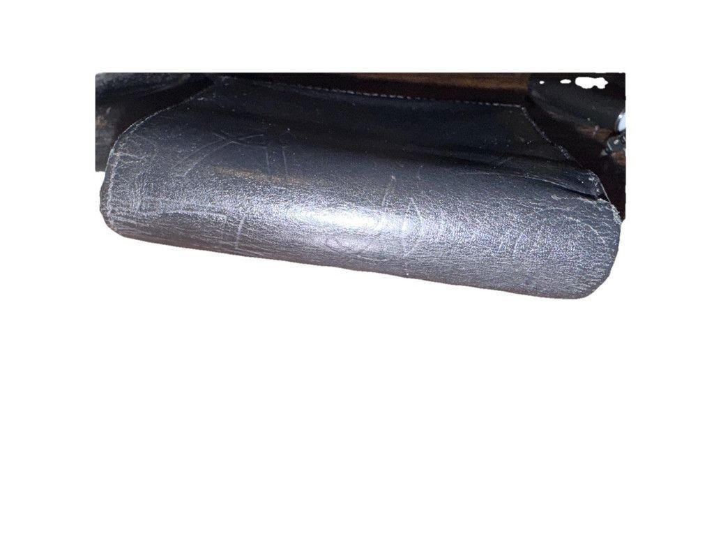 Saint Laurent Paris Yves Saint Laurent Embossed Leather Bifold Wallet Size ONE SIZE - 7 Thumbnail