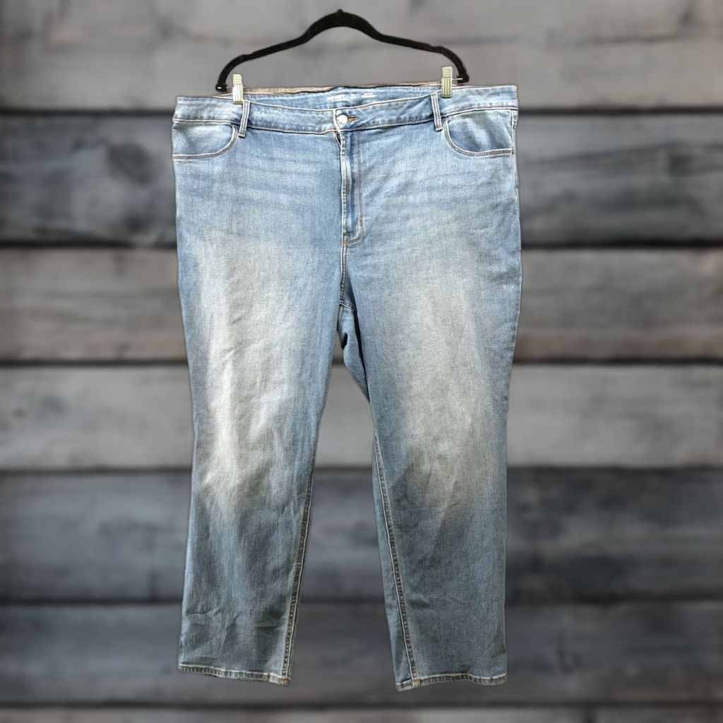 Old Navy Old Navy Jeans Womens Plus Size 26P High Rise Straight Light Wash Blue Denim 5-Pocket Stretch Short Inseam 27in Size 26" / US 2 / IT 38 - 1 Thumbnail