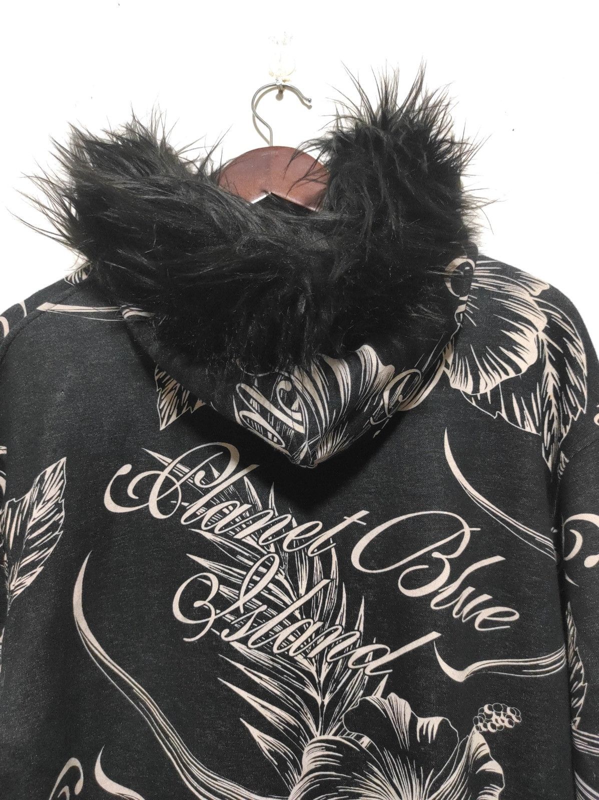 Japanese Brand Planet Blue Island zip fur hoodie Size US L / EU 52-54 / 3 - 13 Thumbnail