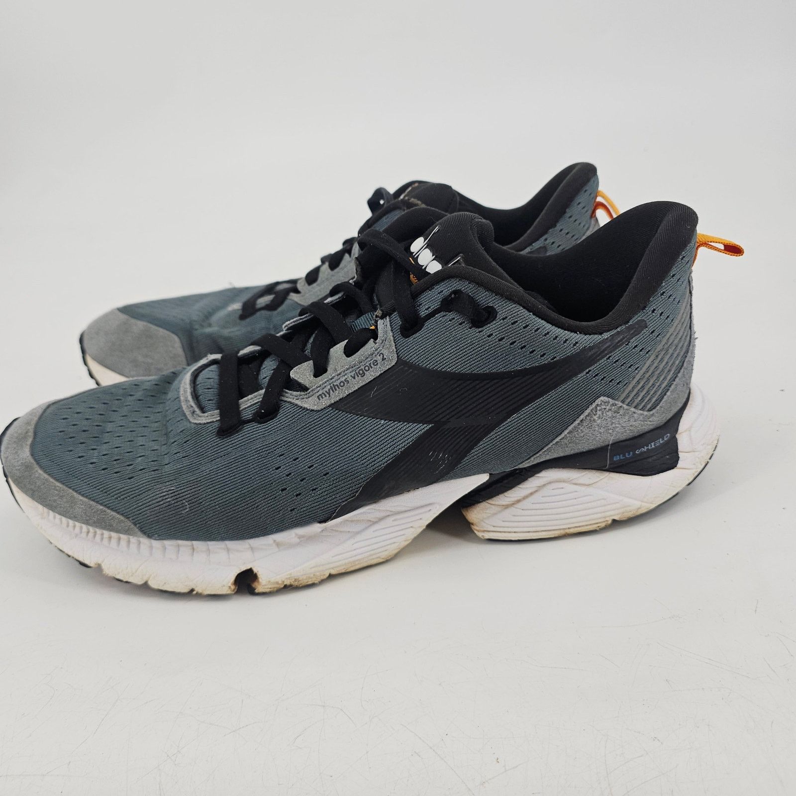 Diadora Diadora Mythos Blushield Vigore 2 Running Sneaker Grey 11 Size US 11 / EU 44 - 3 Thumbnail
