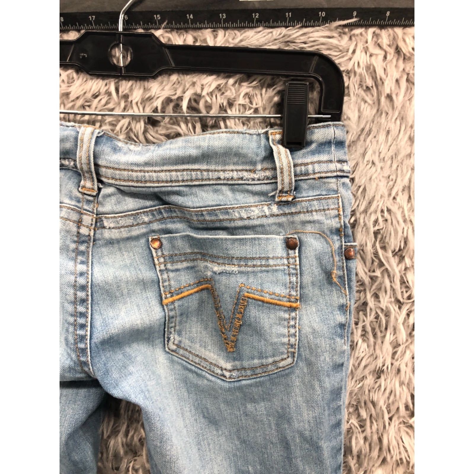 Vintage Twenty One Bermuda Shorts Juniors Size 3 Mid Rise Medium Wash Blue Denim 5-Pocket Regular Zip Front Flat Front Size 42" / US 20 - 5 Thumbnail