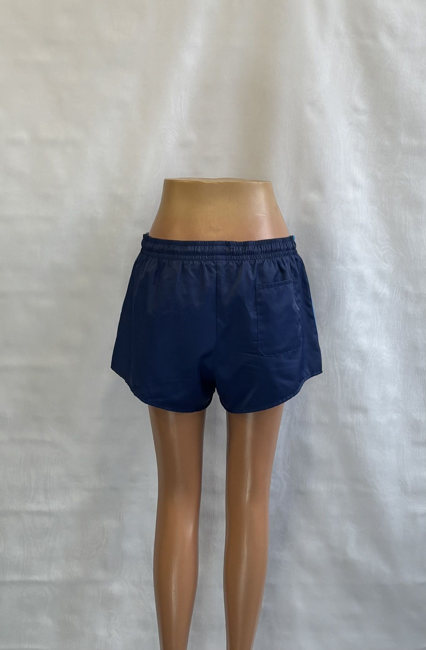 Adidas Sports shorts Germany Bundeswehr Adidas 1992 vintage size M Size US 32 / EU 48 - 2 Thumbnail