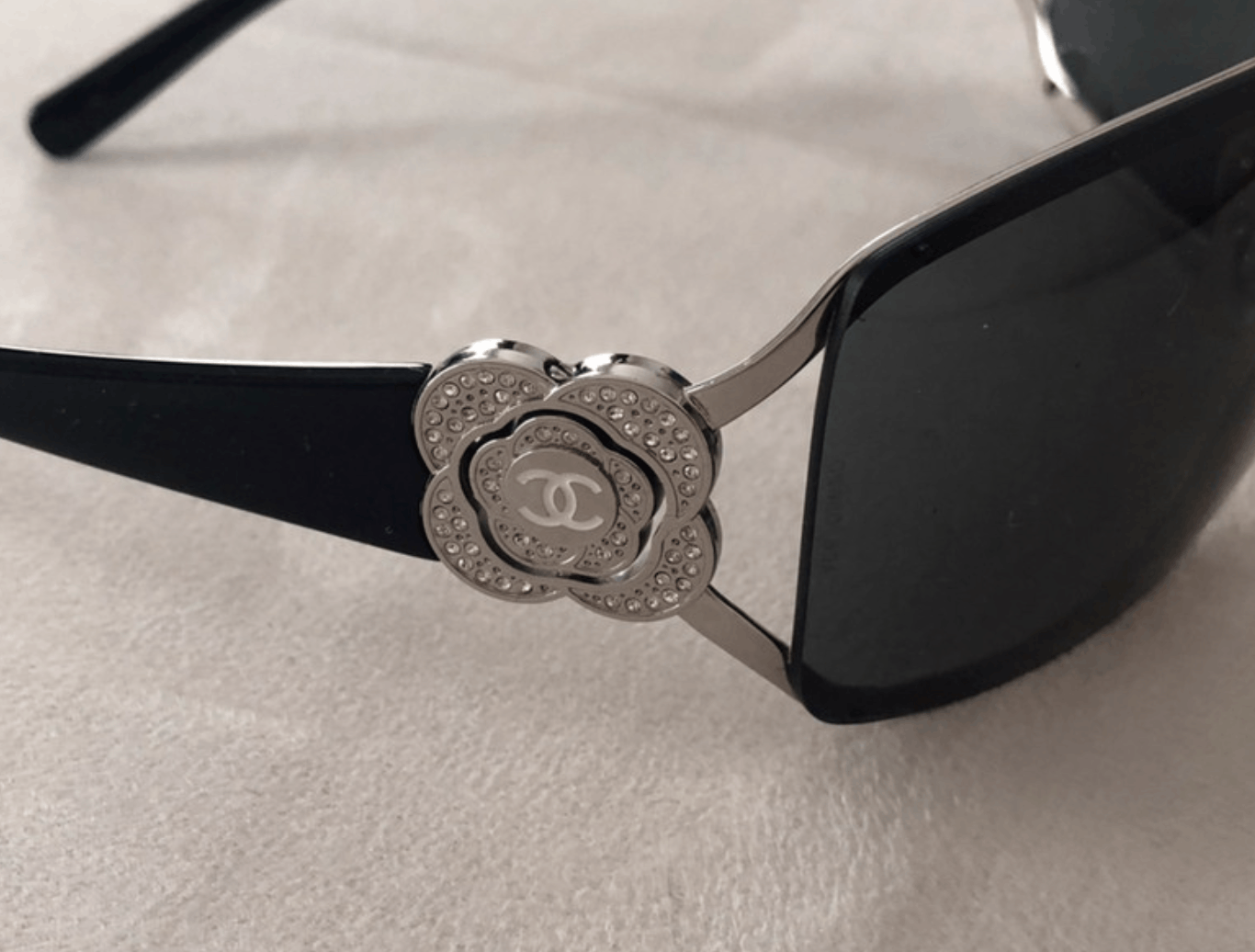 Chanel CHANEL SUNGLASSES 4164 Rhinestone 4017 Mask RI905 Size ONE SIZE - 2 Thumbnail