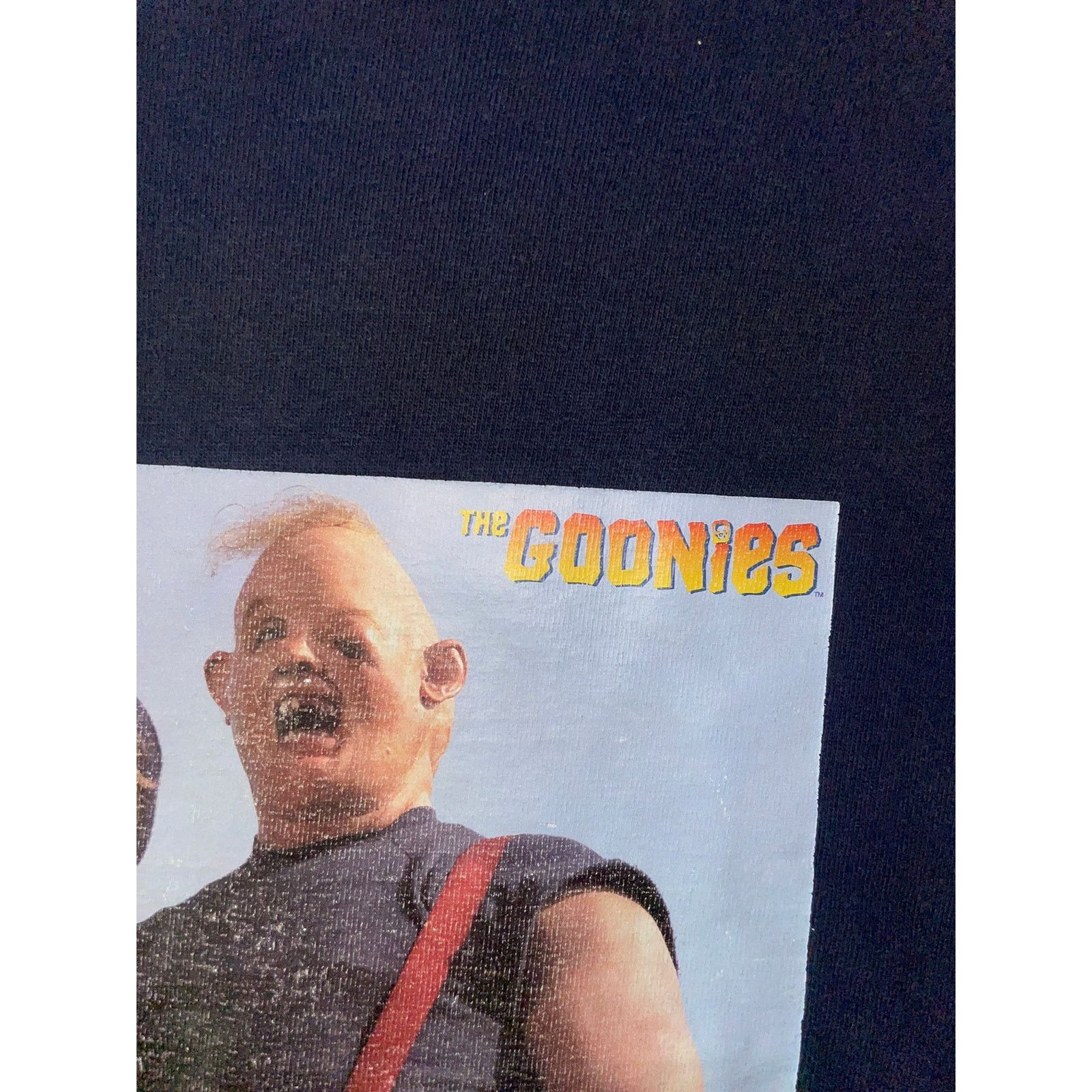 Warner Bros Vintage The Goonies Shirt Sloth Loves Chunk Box Logo Tee M Size US M / EU 48-50 / 2 - 4 Thumbnail