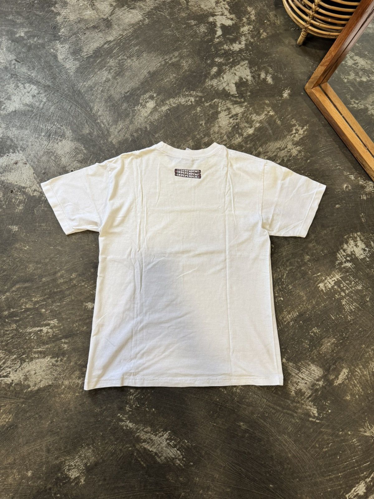 Welcome Skateboards VINTAGE INDEPENDENT TRUCK SKATEBOARDING T SHIRT Size US M / EU 48-50 / 2 - 4 Thumbnail