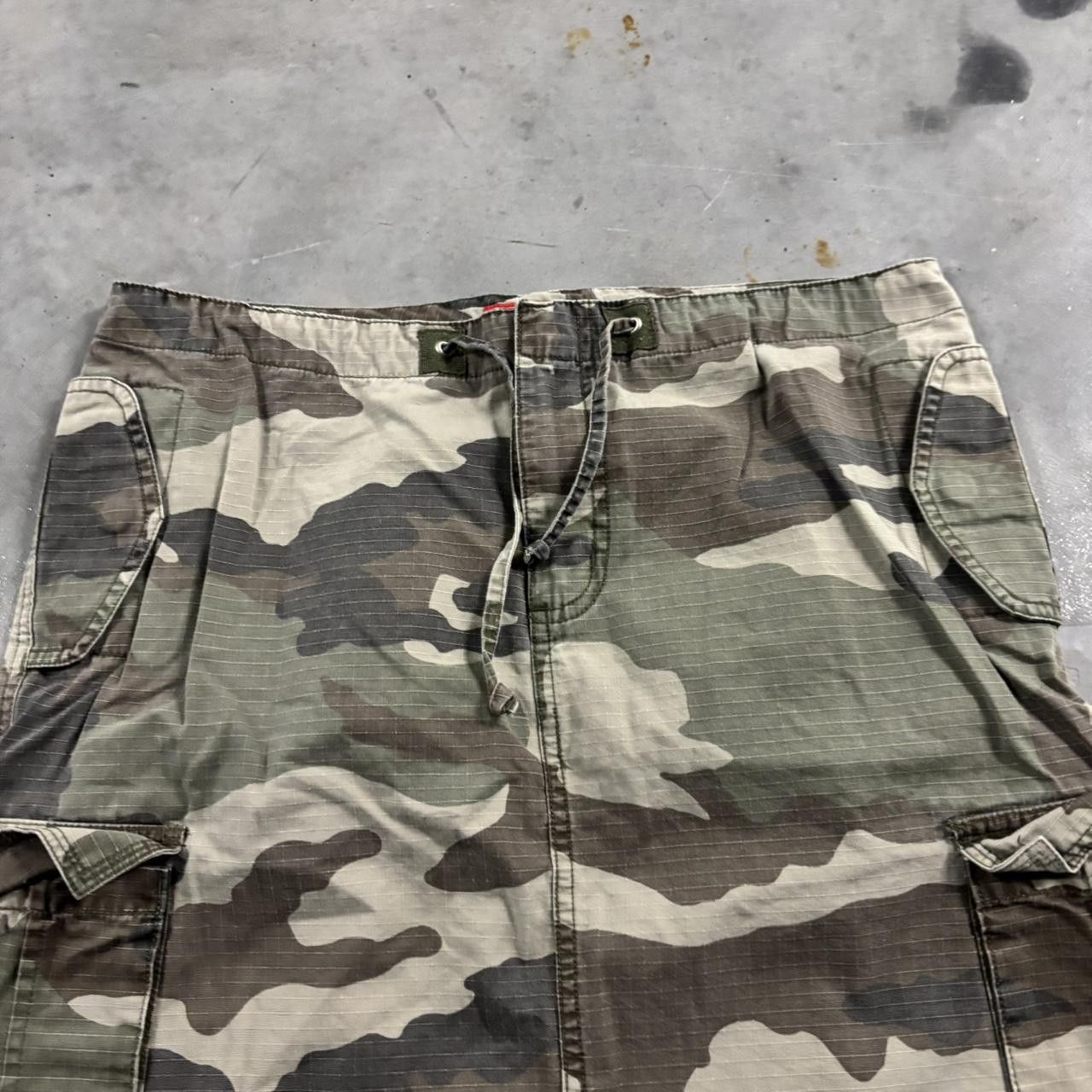 Vintage Vintage Y2K/2000s Cute Camo Skirt! Size 32" / US 10 / IT 46 - 2 Thumbnail