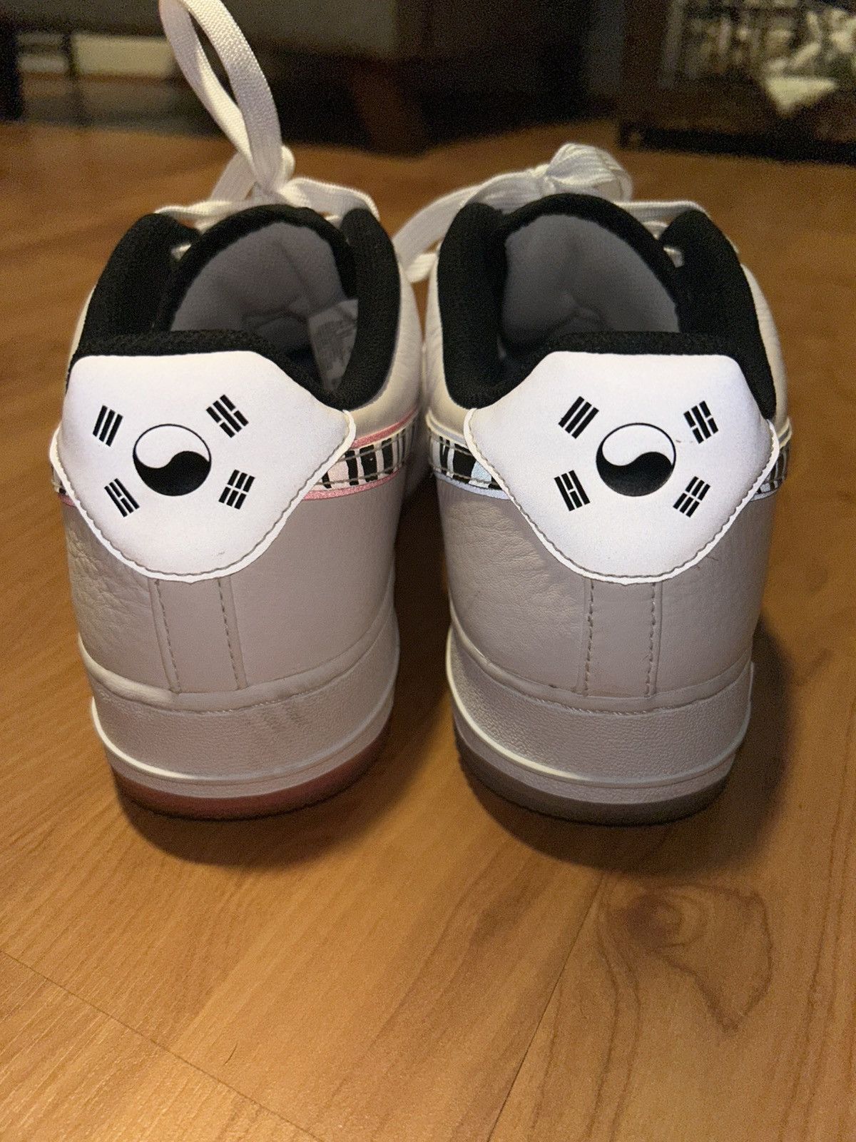 Nike Air Force 1 Korea Size US 10 / EU 43 - 4 Thumbnail
