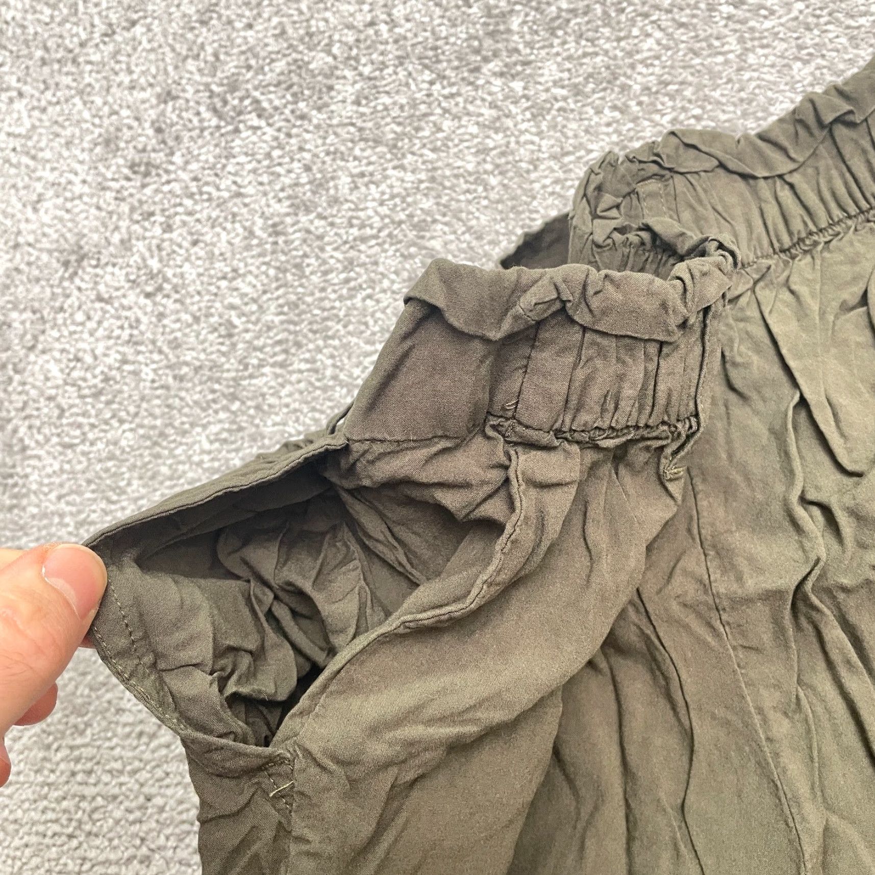 H&M H&M Paperbag Cropped Pants Womens 4 Army Green Tapered High Rise Elastic 24x24 Size 27" / US 4 / IT 40 - 4 Thumbnail