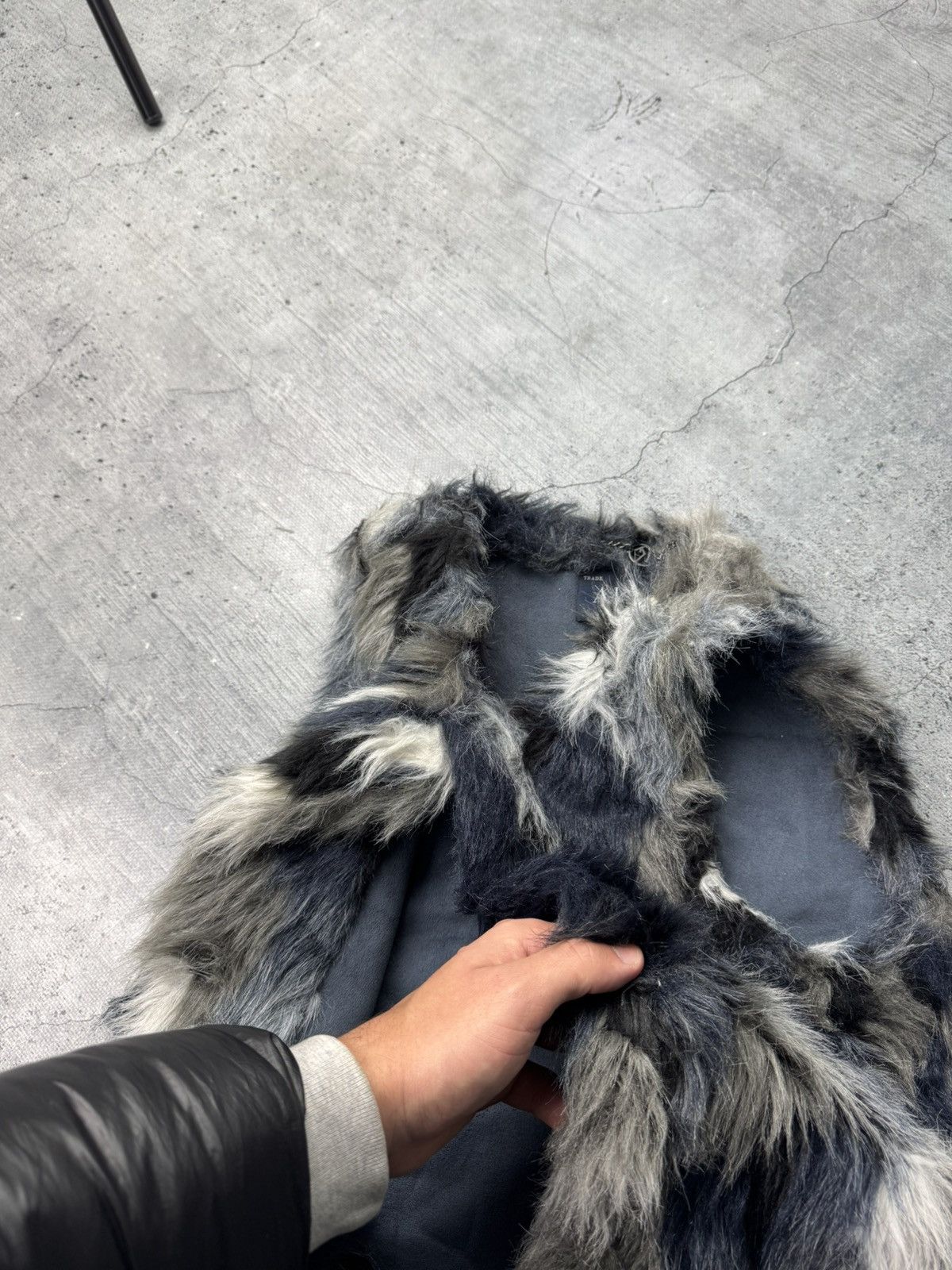 Armani Armani Faux Fur Vest VTG Y2K LGB IfSixWasNine Avant Garde Size XS / US 0-2 / IT 36-38 - 12 Thumbnail