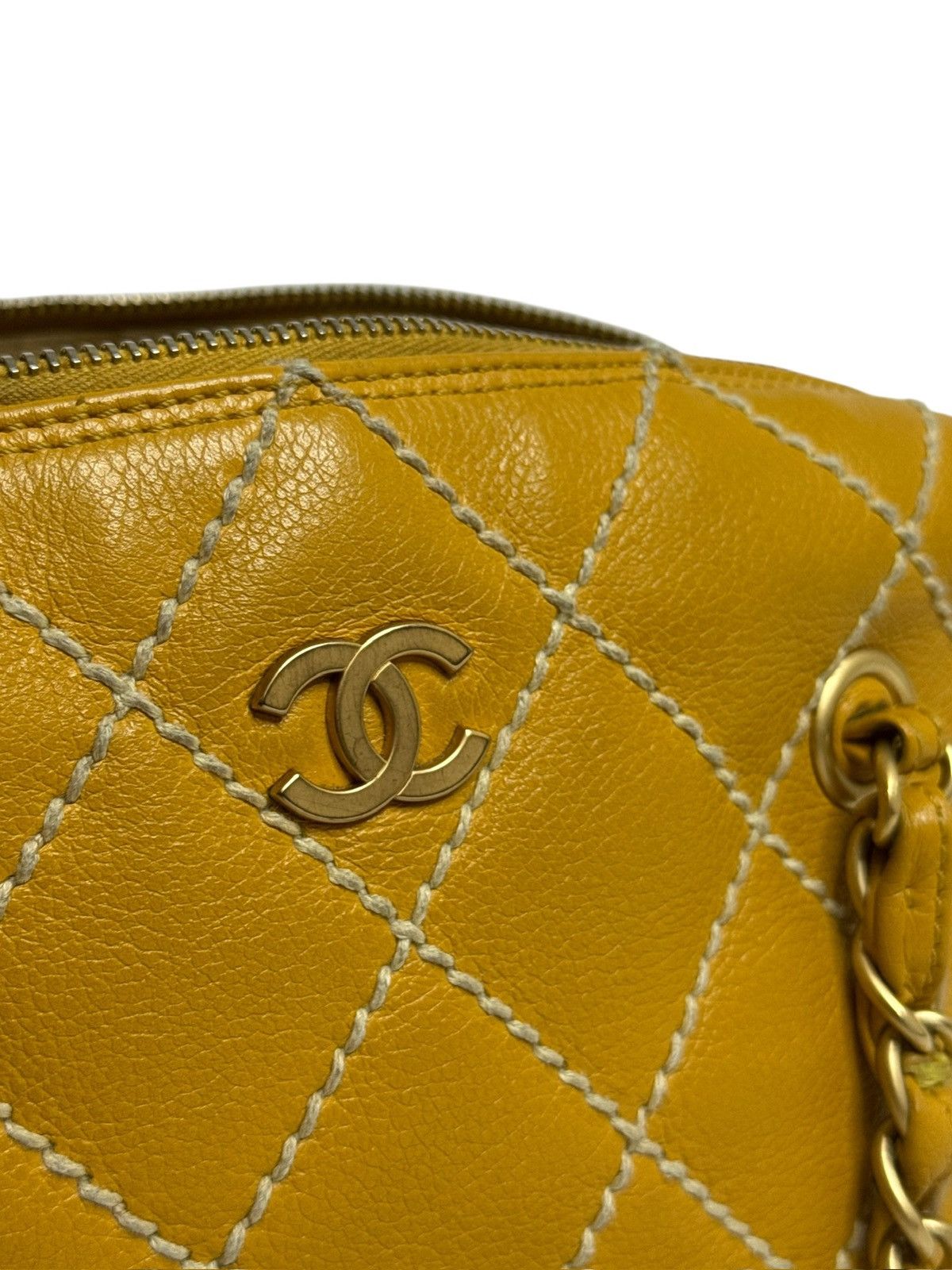 Chanel × Vintage Chanel Wild Stitch Yellow Chain Bag Circa 2003 Size ONE SIZE - 4 Thumbnail