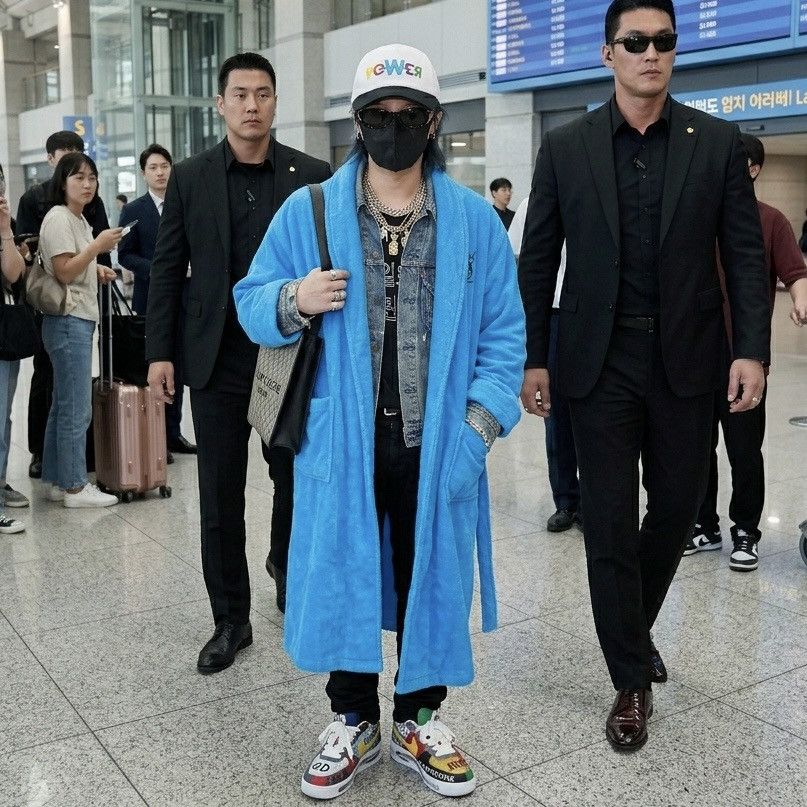 Yves Saint Laurent Vintage Yves Saint Laurent Bathrobe G-Dragon Style Size US L / EU 52-54 / 3 - 1 Thumbnail