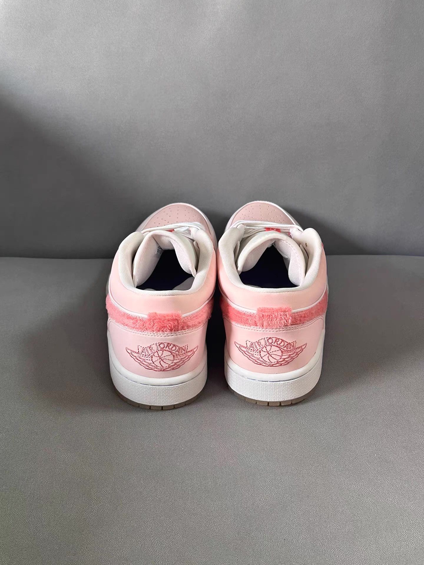 Nike AJ1 Pink Plush Swoosh Ｑ20 Size US 10 / EU 43 - 6 Thumbnail