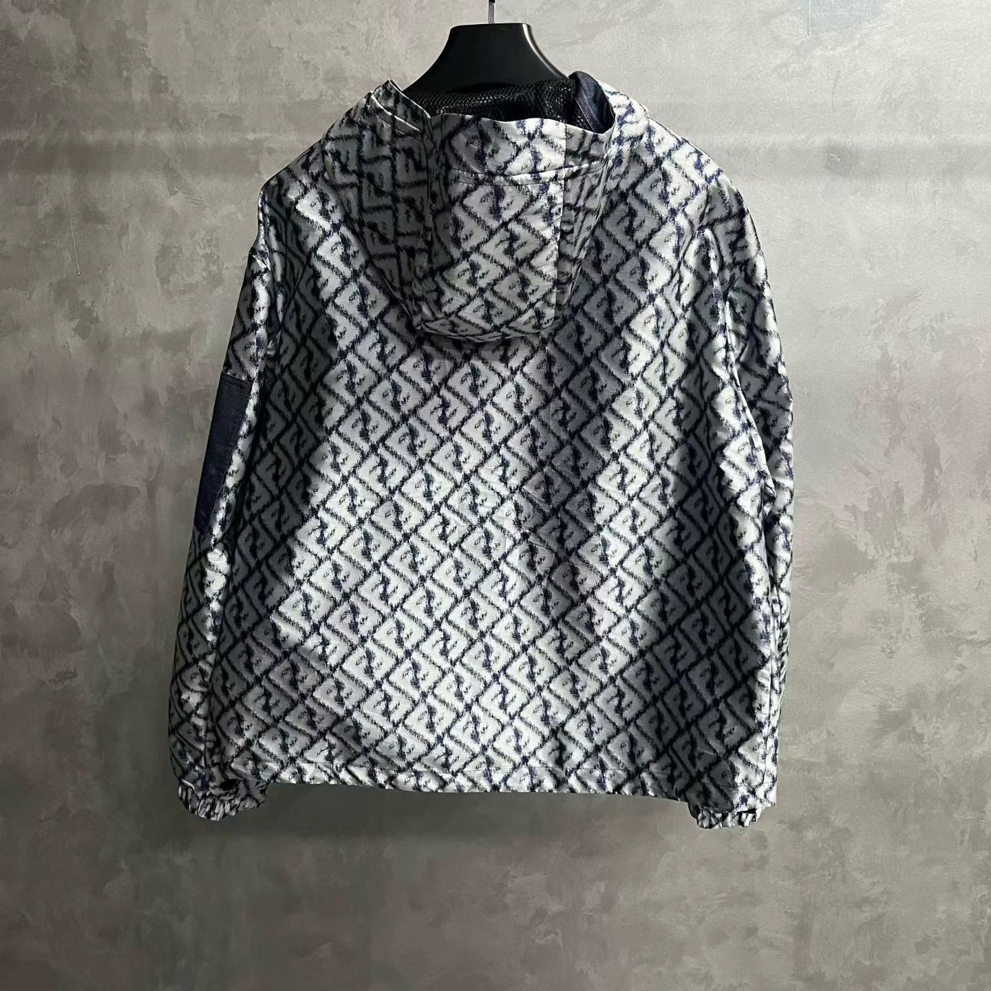Fendi fendi silver blue logo hooded jacket Size US M / EU 48-50 / 2 - 6 Thumbnail