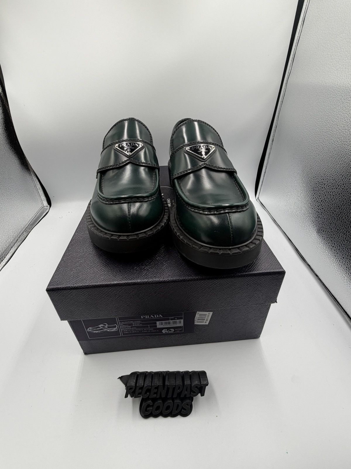 Prada Prada Triangle Logo Loafer In Bosco 42 Size US 9 / EU 42 - 7 Thumbnail