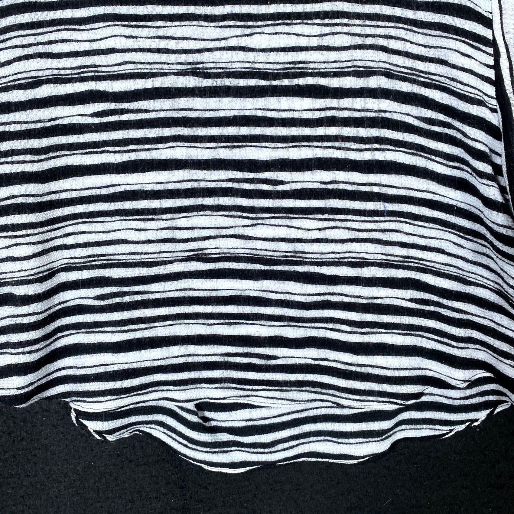 Vintage Chicos Womens Top Black White Wave Stripe Flutter Short Sleeve Stretch 2 (L) Size L / US 10 / IT 46 - 3 Thumbnail