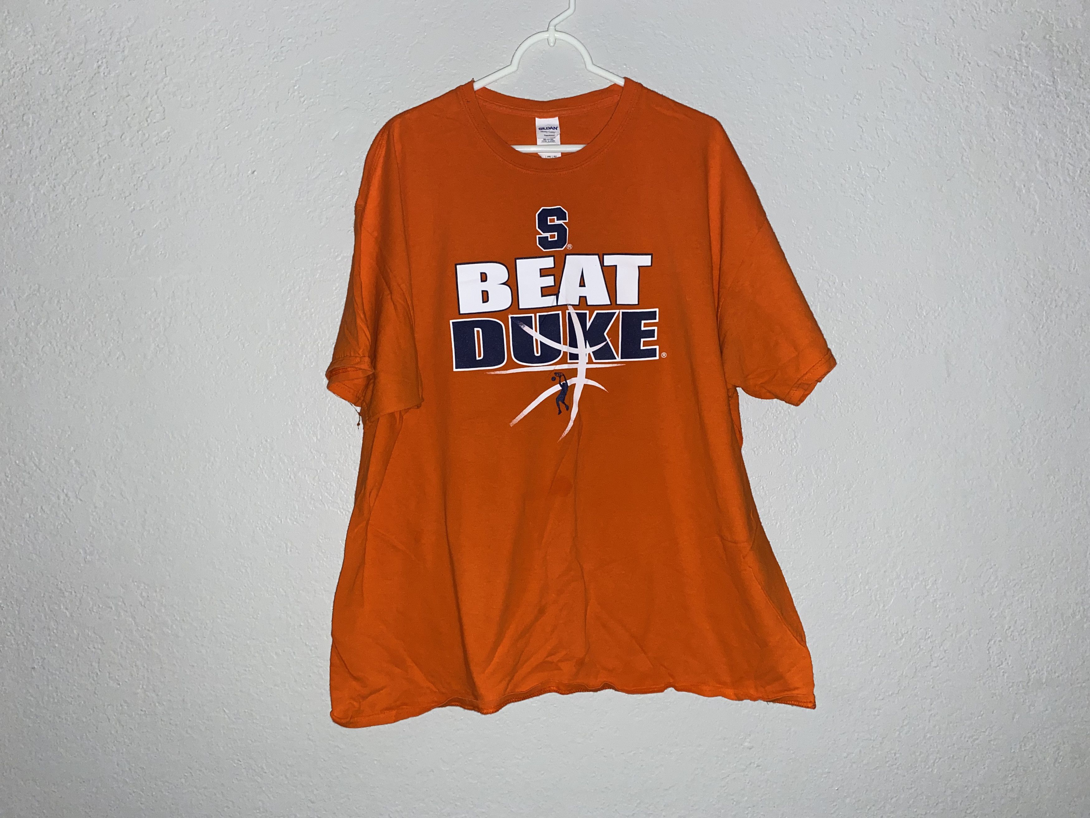 Gildan × Vintage SU Orangemen Syracuse University Basketball BEAT DUKE shirt Size US XXL / EU 58 / 5 - 1 Thumbnail
