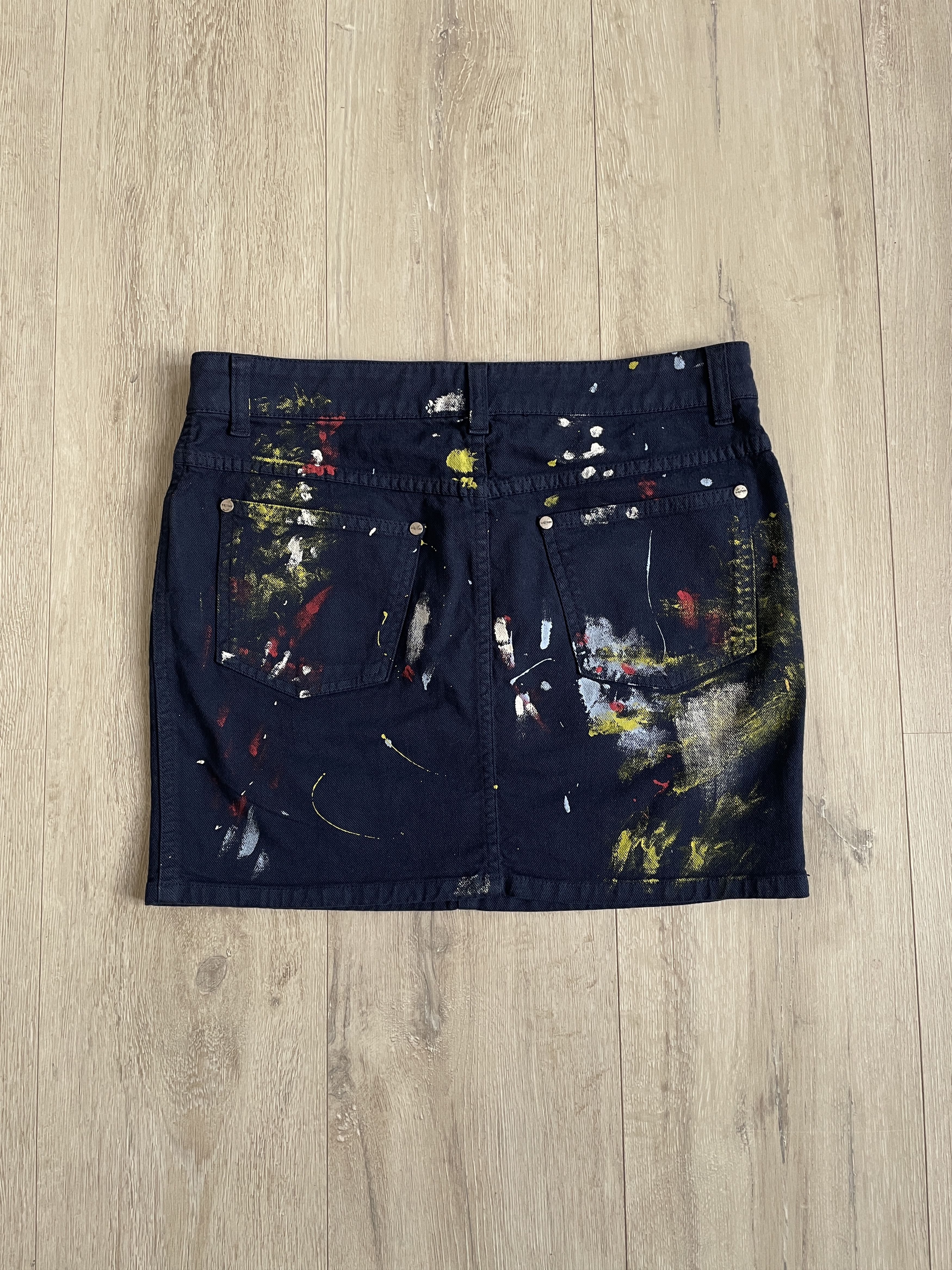 Alexander McQueen Alexander McQueen 2010 Resort runway painter skirt Size 28" / US 6 / IT 42 - 6 Thumbnail