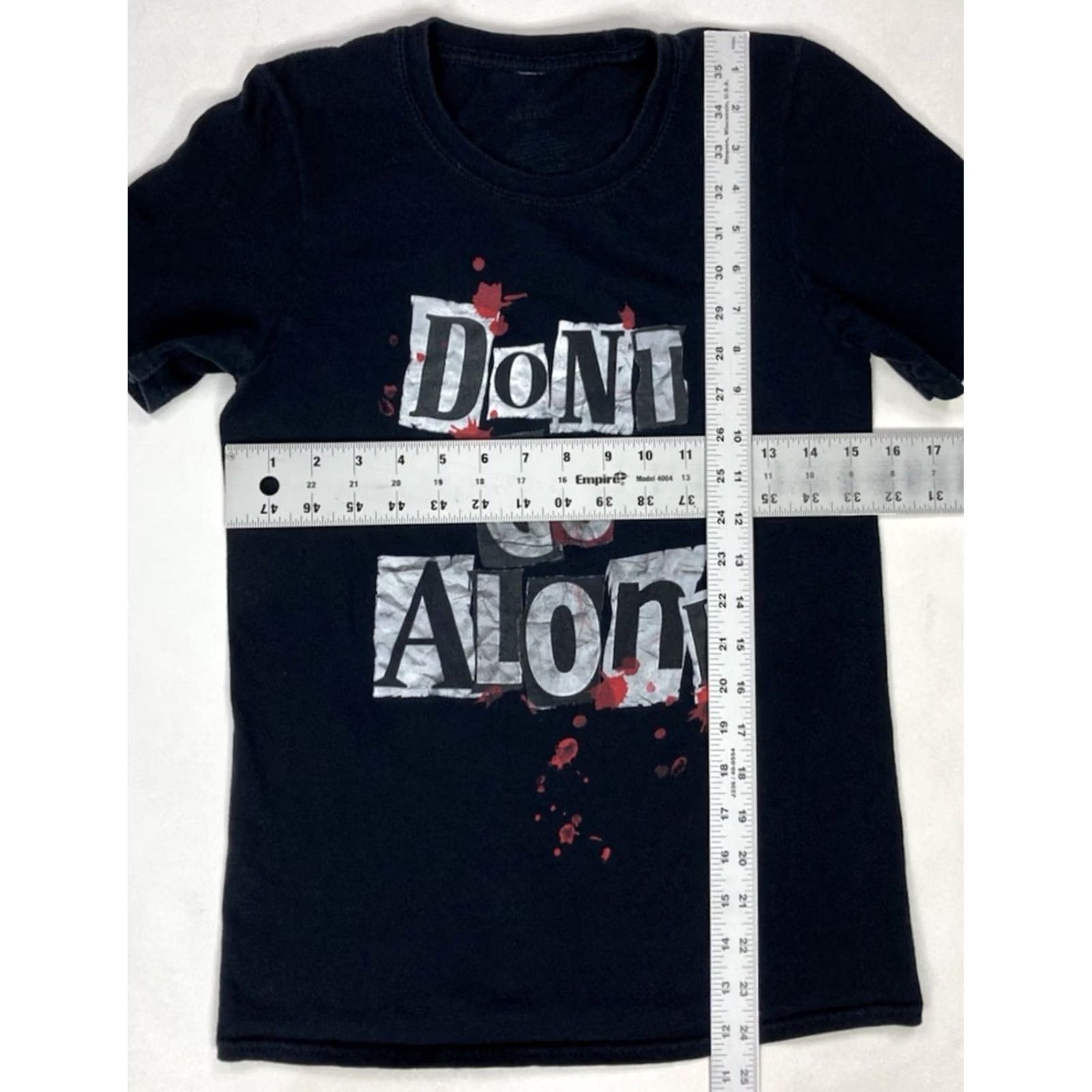 Vintage VINTAGE Universal Studios Halloween Horror Nights 2021 Don't Go Alone T-shirt Women XS Size XS / US 0-2 / IT 36-38 - 6 Thumbnail