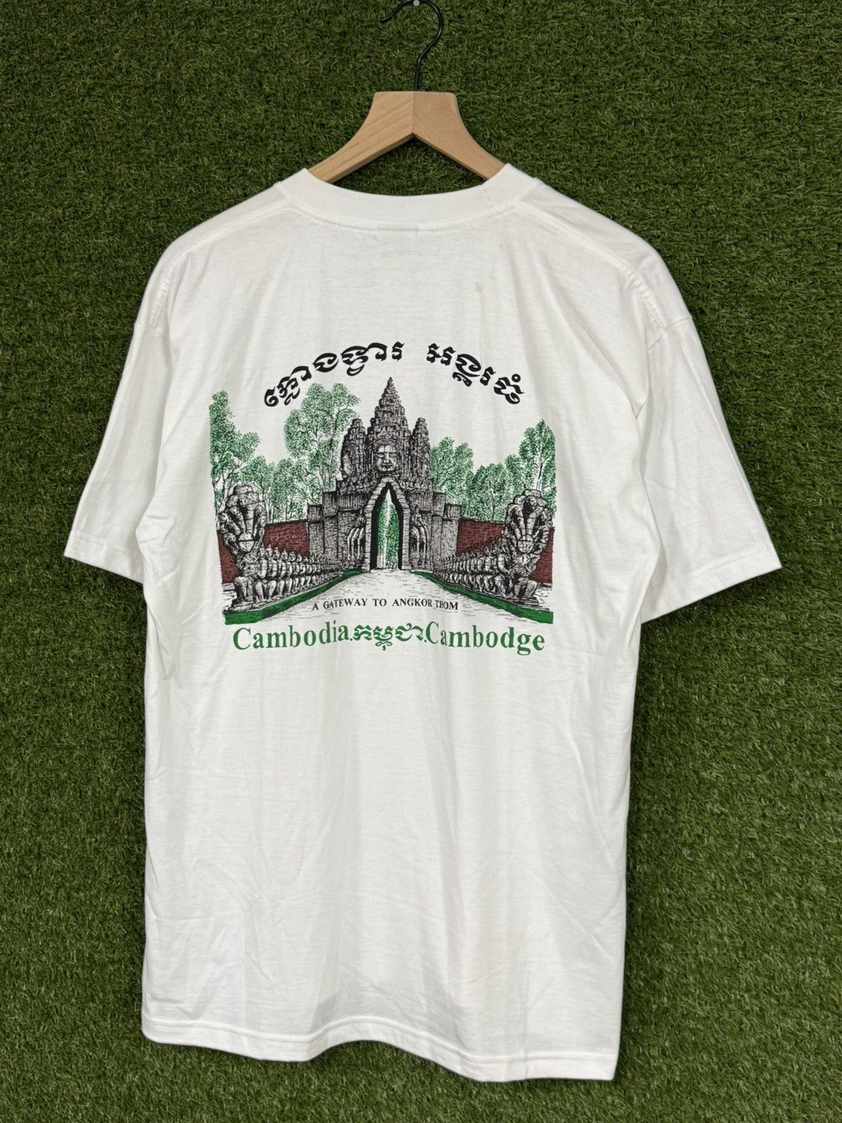 Vintage Vintage Cambodian Temple Ancient Buddhist Buddha Tee White Size US L / EU 52-54 / 3 - 2 Thumbnail