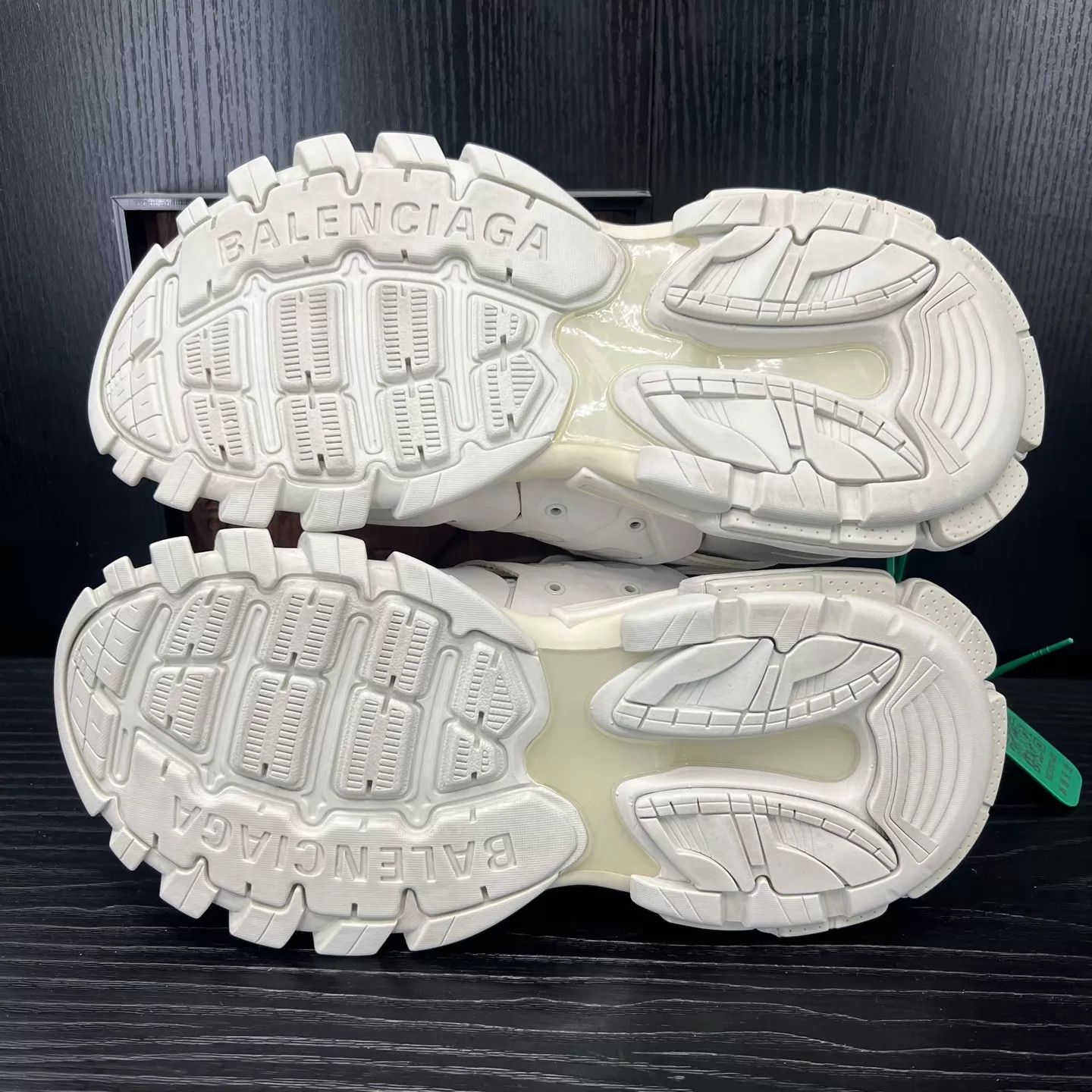 Balenciaga Balenciaga Track White 41 Original Box Like New Size US 8 / EU 41 - 4 Thumbnail