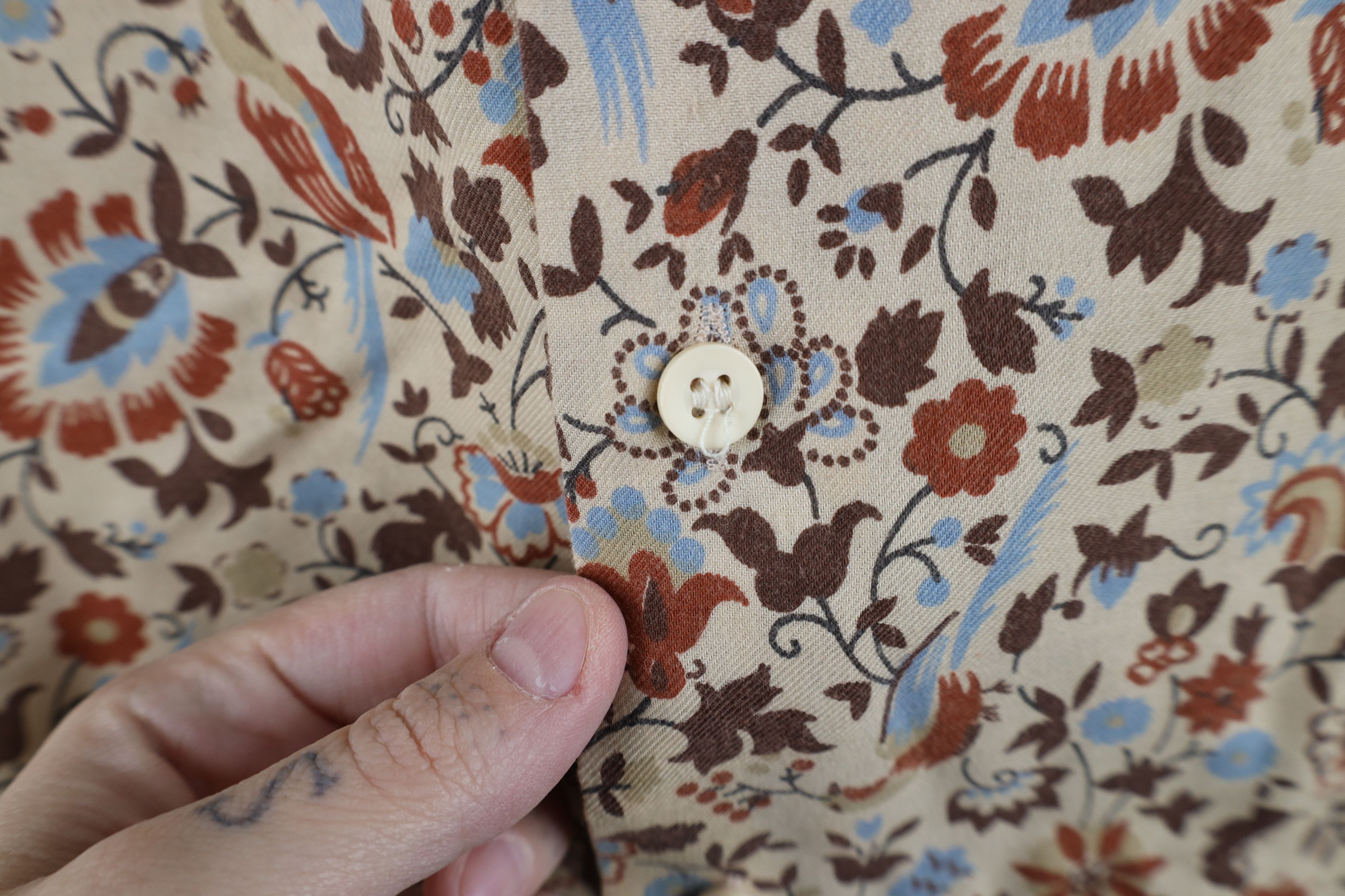 Vintage Vintage 70s Mid Century Modern MCM Tapestry Button Shirt Size US L / EU 52-54 / 3 - 4 Thumbnail