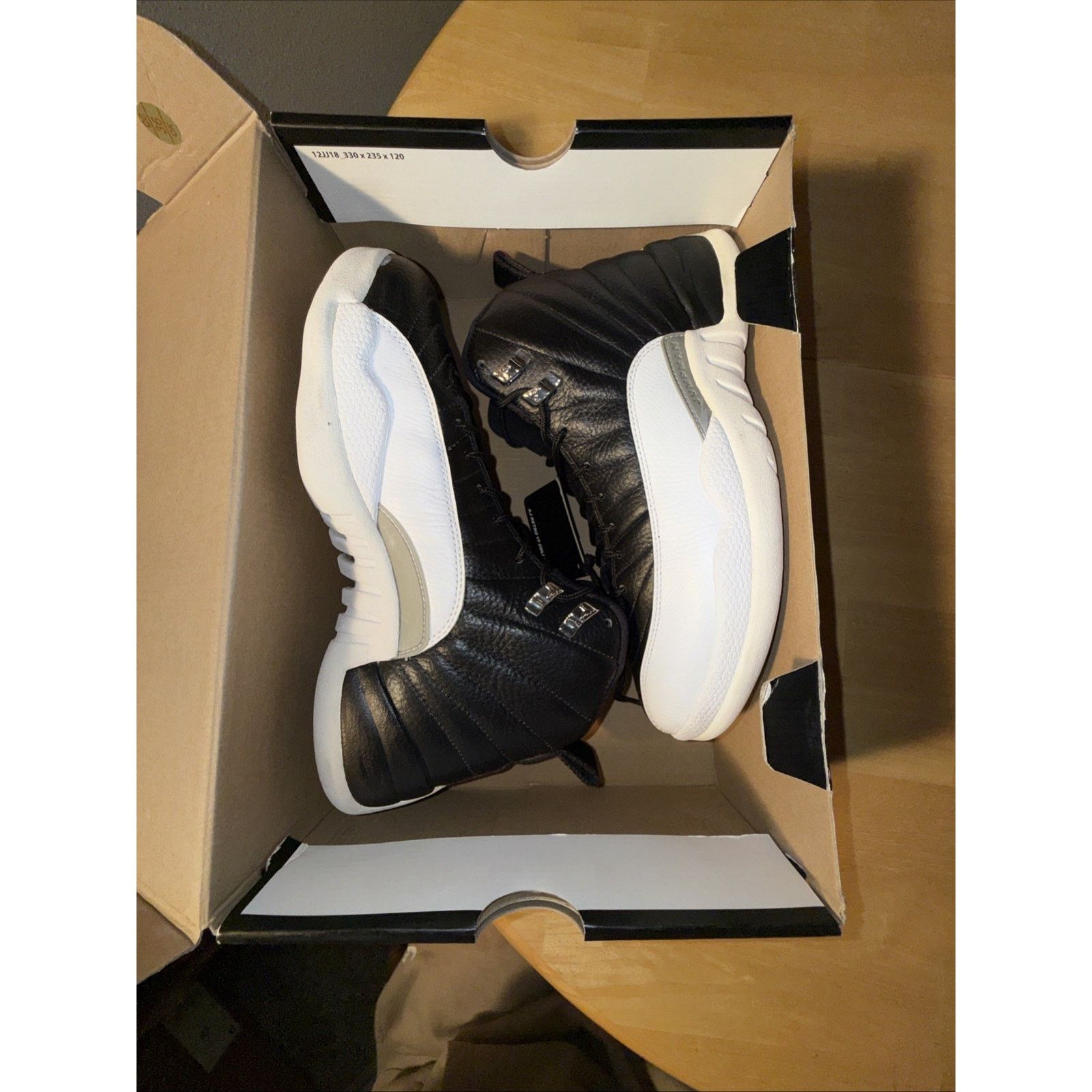 Jordan Brand Size 8.5 - Jordan 12 Retro Playoff OG BOX LIGHTLY USED Size US 8.5 / EU 41-42 - 9 Thumbnail