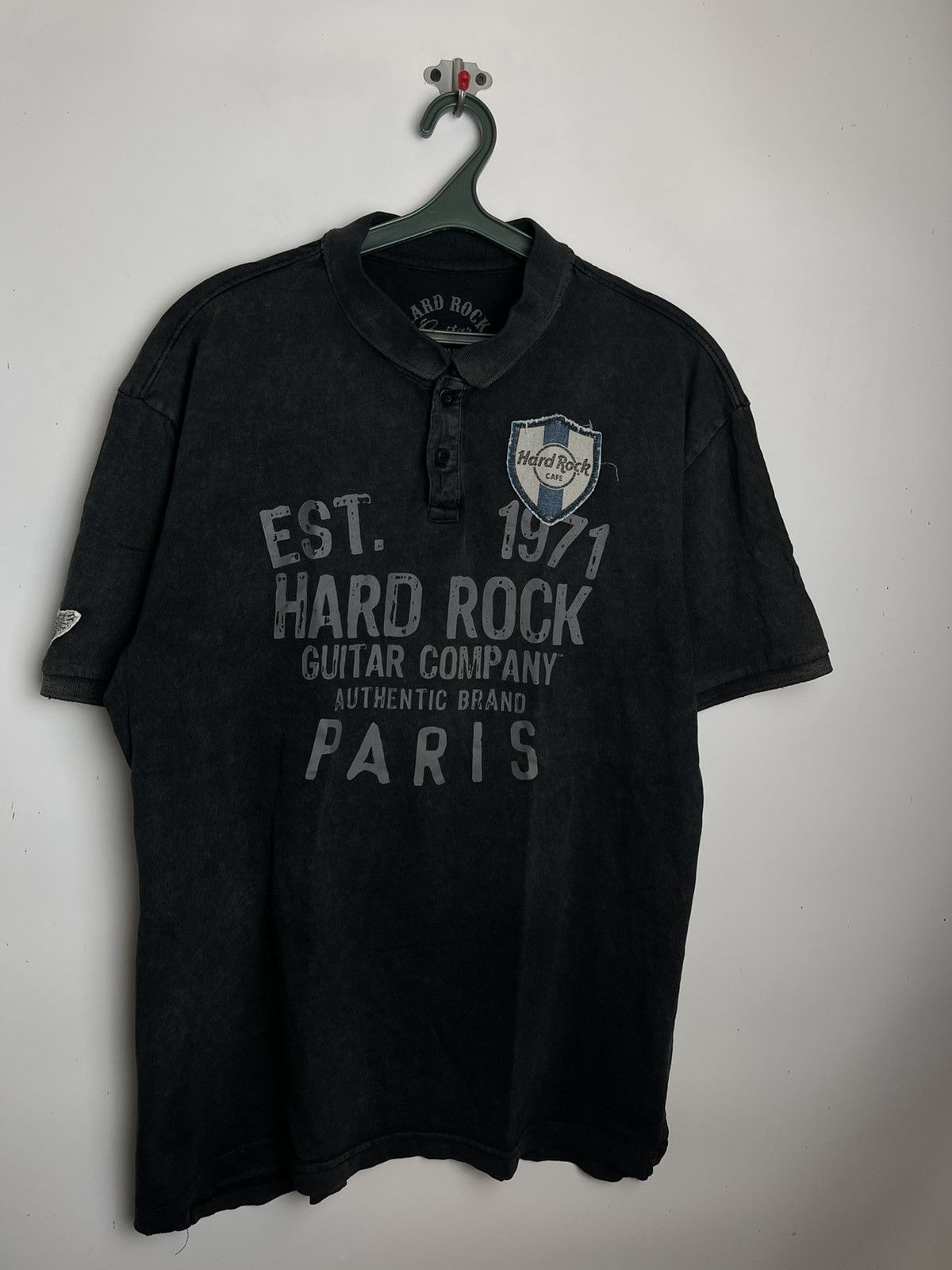 Hard Rock Cafe Vintage Hard Rock Cafe Paris Tee Guitar Company Size US L / EU 52-54 / 3 - 3 Thumbnail
