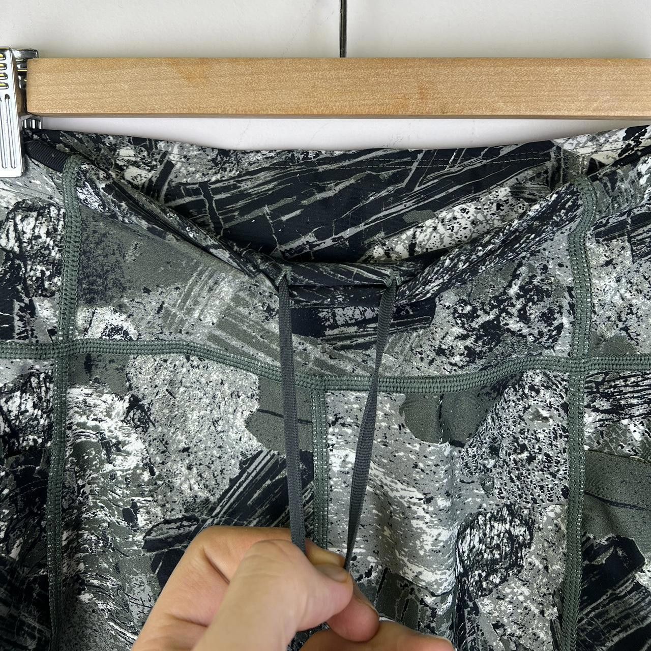 Nike Nike ACG Womens Trail Shorts - Camo Print - Size M Size 28" / US 6 / IT 42 - 5 Thumbnail
