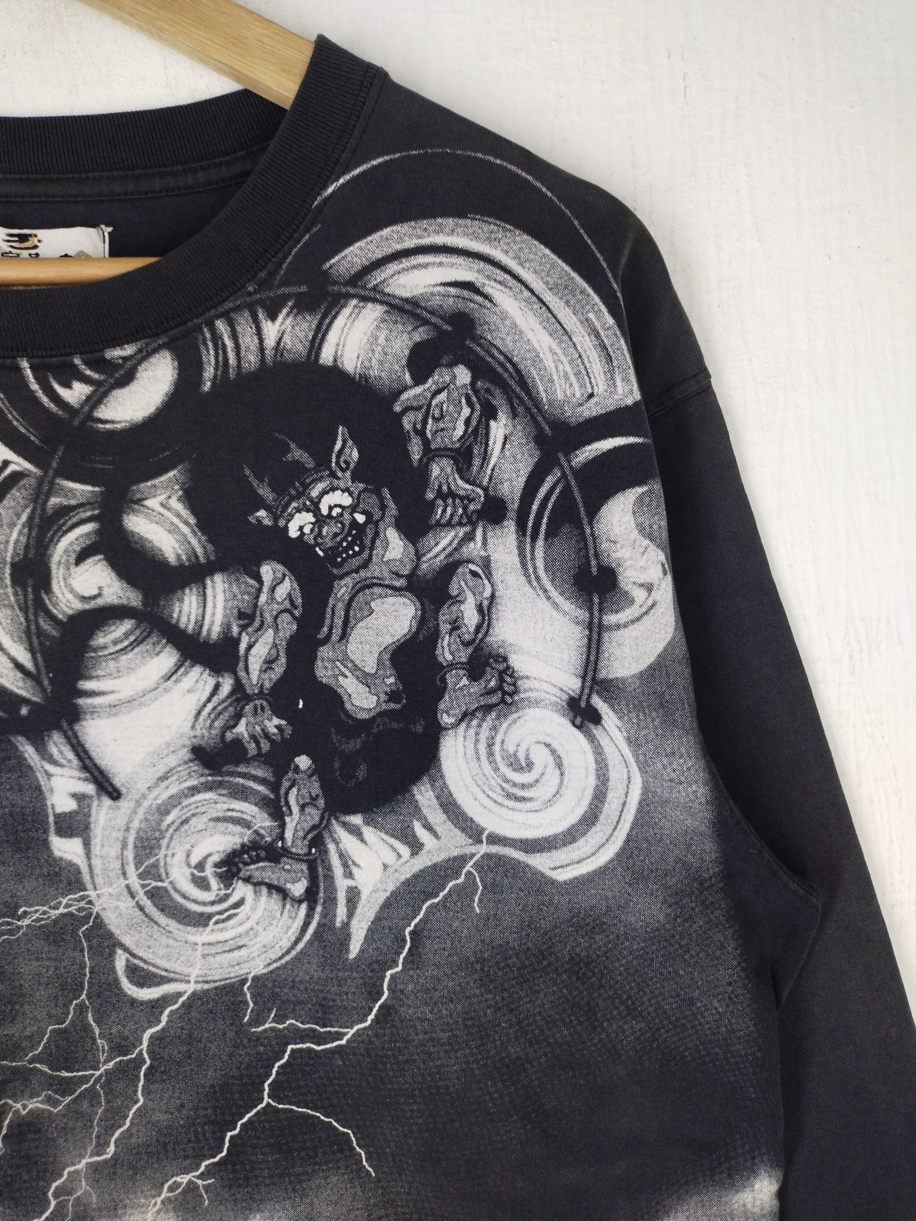 Karakuri Tamashii Vintage Sukajan Karakuri Devil Thunder God of Wind Tee Size US M / EU 48-50 / 2 - 3 Thumbnail