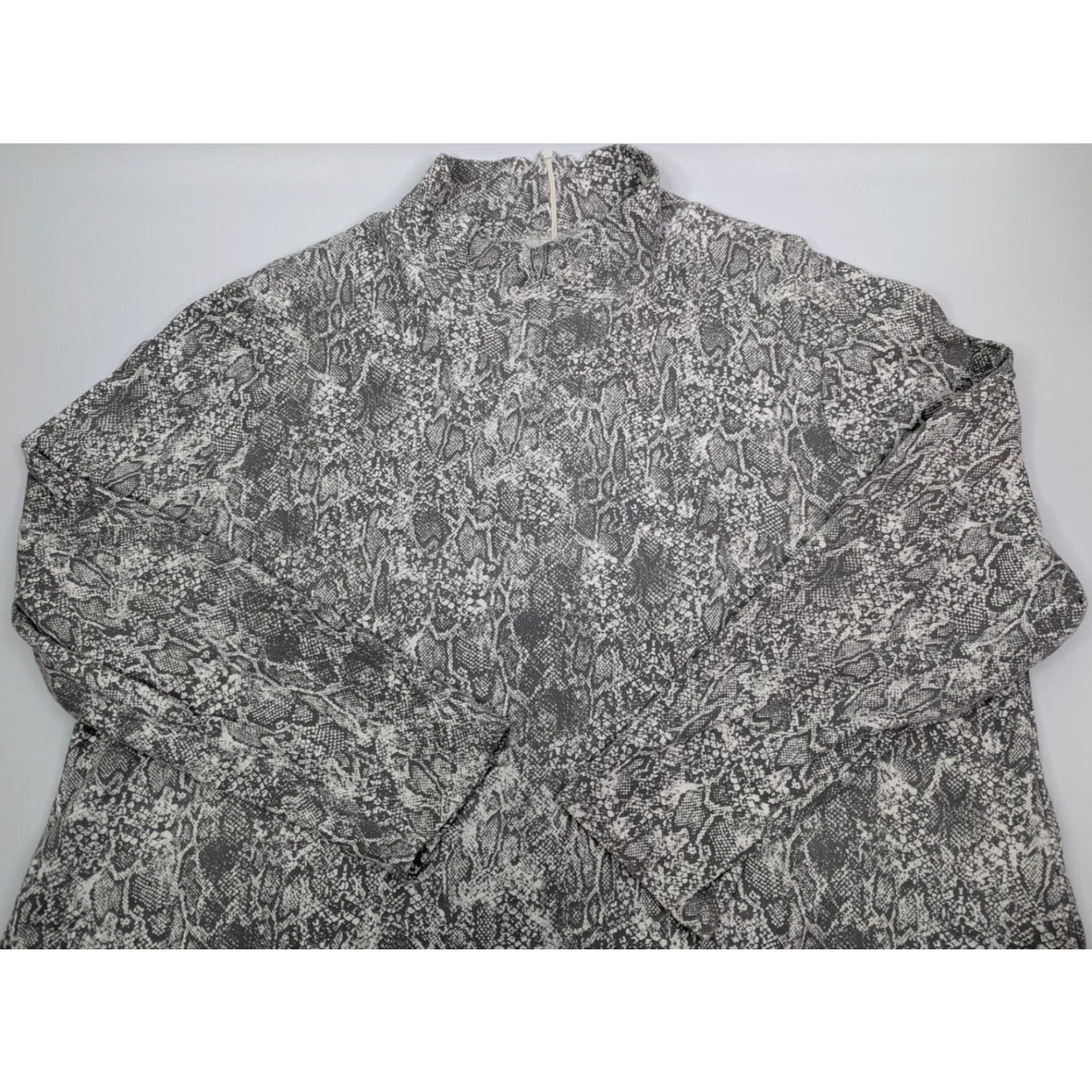Vintage VINTAGE Chico's Snake Print Mock Neck Tunic Top Womens 2XL Gray Long Sleeve Size XXL / US 16-18 / IT 52-54 - 7 Thumbnail