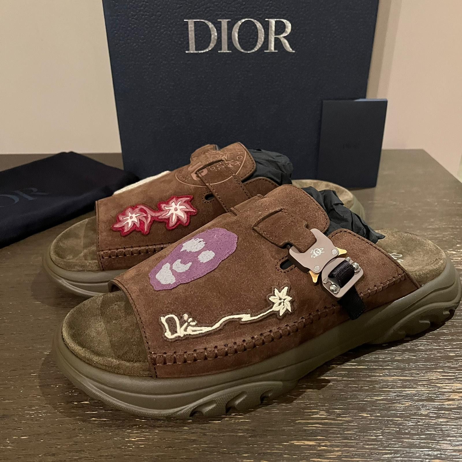 Dior × Travis Scott Q.1 Cactus Jack H-Town Sandals Suede Embroidered in Brown Size US 9 / EU 42 - 2 Thumbnail