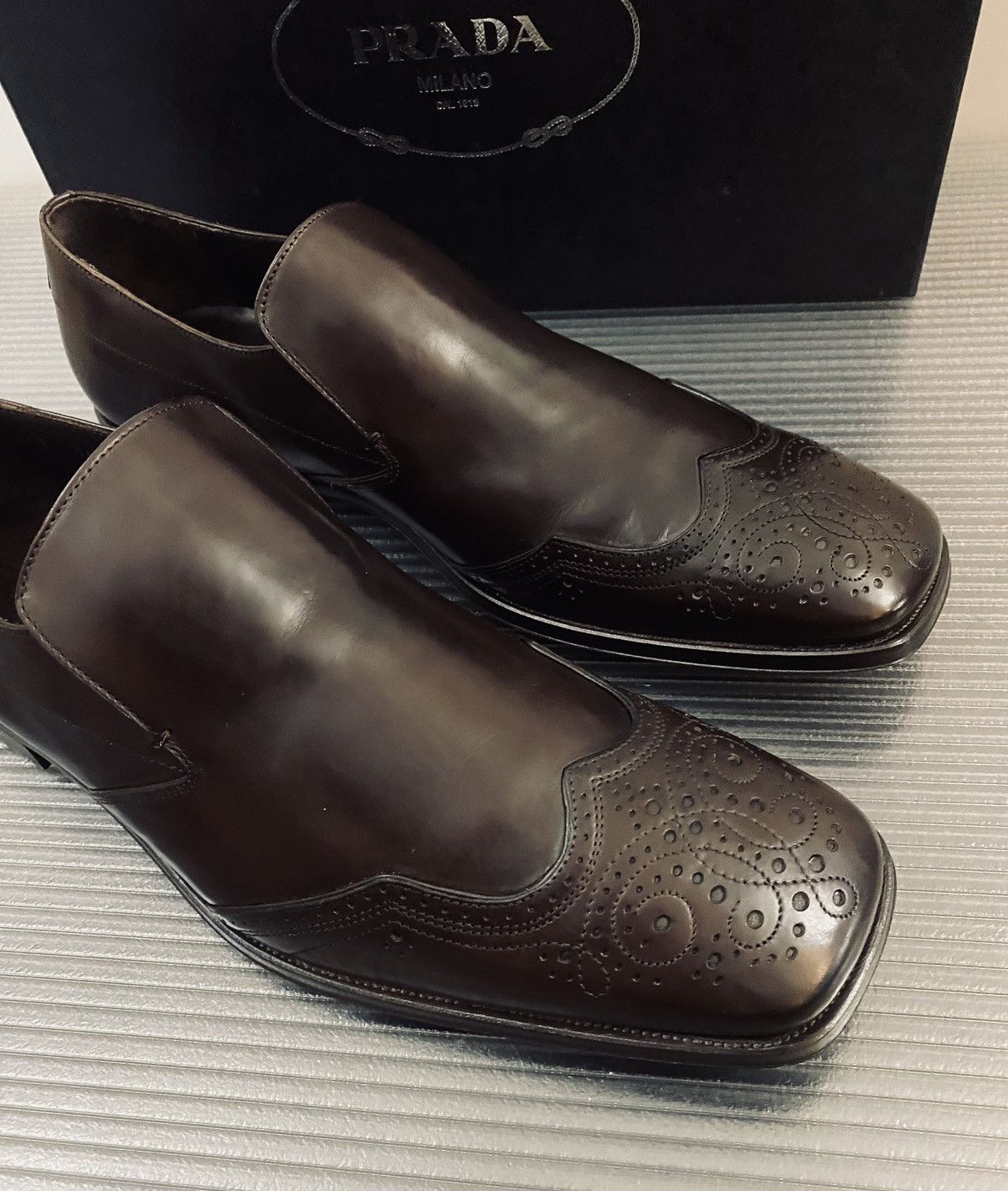 Prada Prada 🇮🇹 dk brown calf wingtip toe medallion loafer 9.5 NEW Size US 9.5 / EU 42-43 - 3 Thumbnail