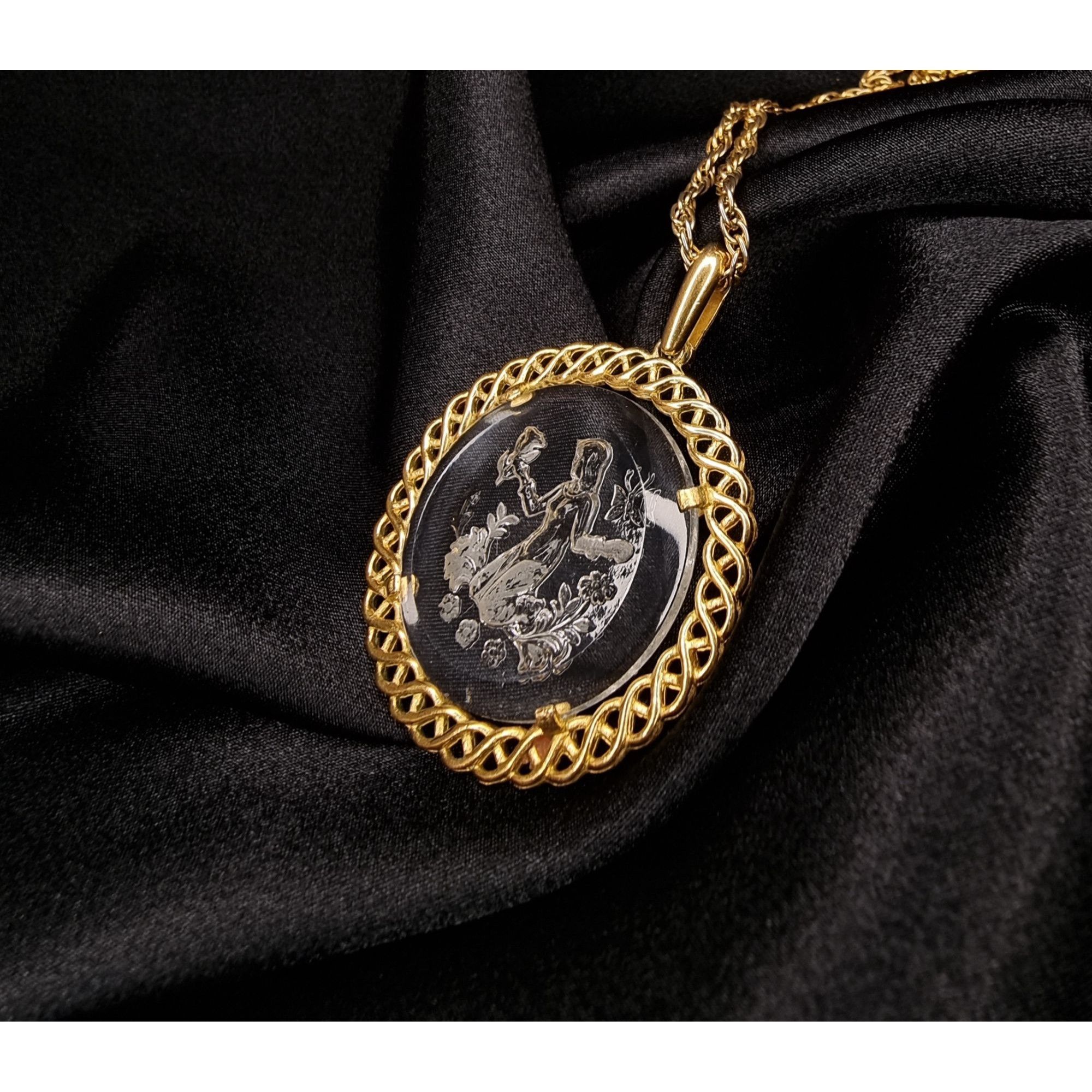 Other Vintage Signed TRIFARI Gold-Tone Chain Necklace With Clear G Size ONE SIZE - 3 Thumbnail