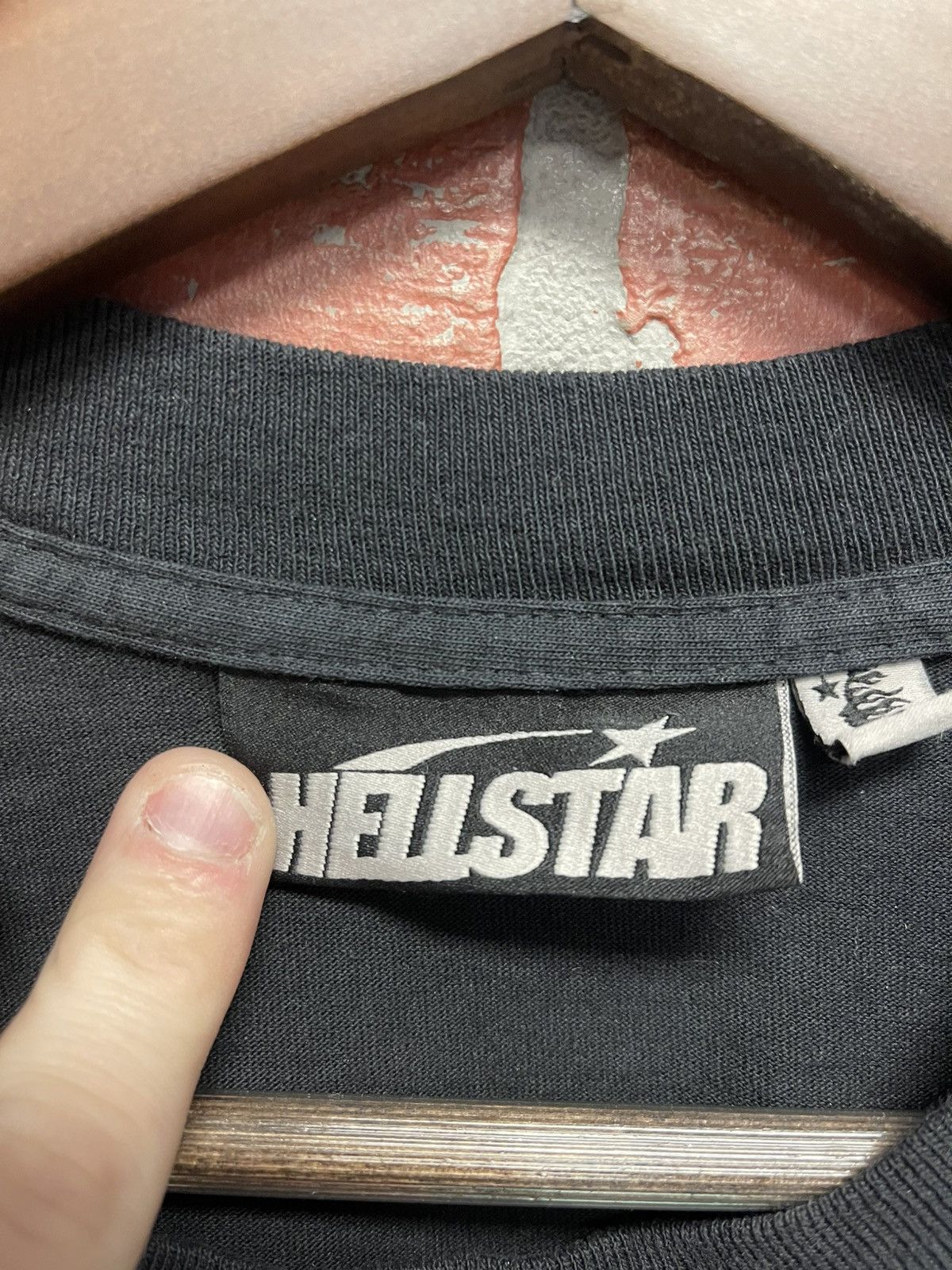HELLSTAR Size L - Hellstar “Knock Out” Print Tee Brand New Size US L / EU 52-54 / 3 - 8 Thumbnail