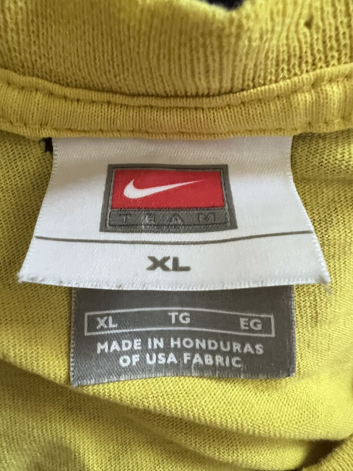 Nike Vtg Nike Center Swoosh Michigan T-Shirt Size US XL / EU 56 / 4 - 4 Thumbnail