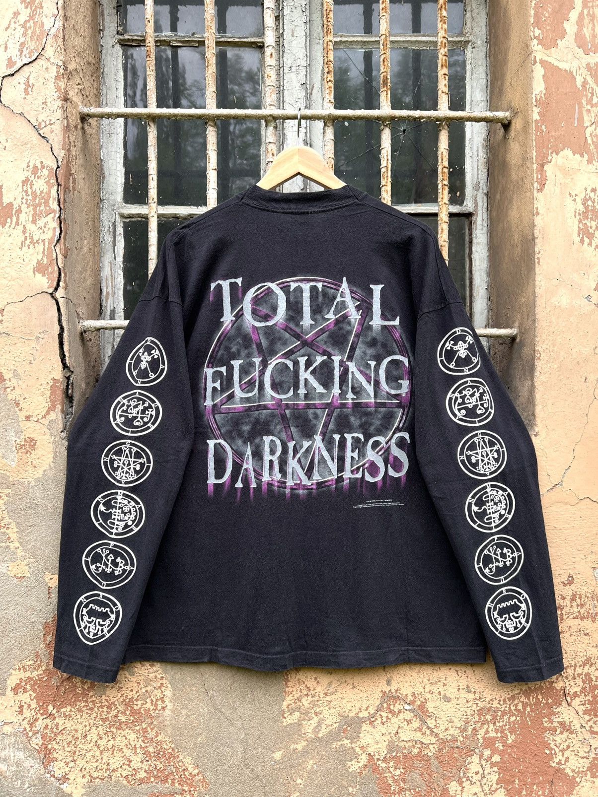 Band Tees VTG 2000 Cradle Of Filth L/S Total Fucking Darkness Shirt XL Size US XL / EU 56 / 4 - 1 Thumbnail