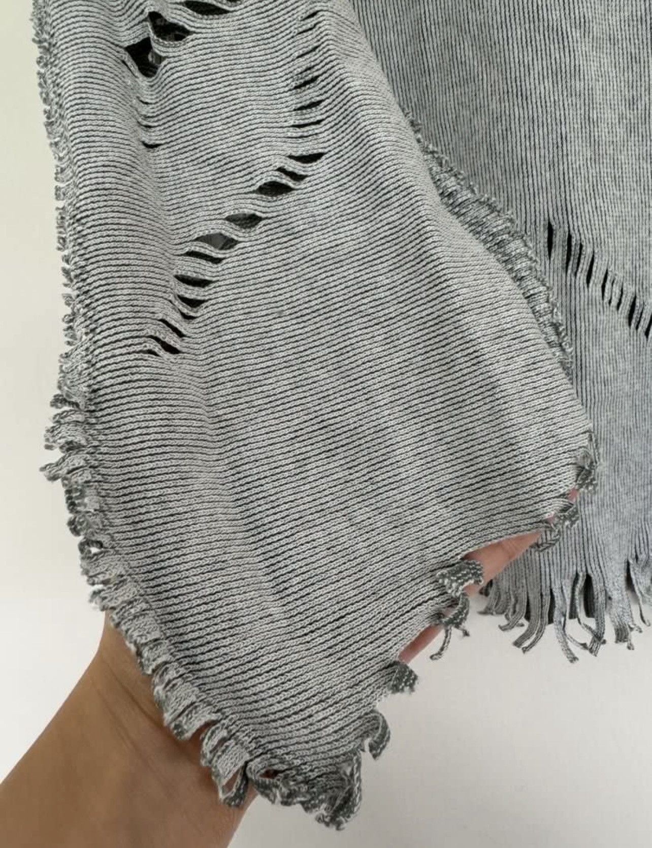 Issey Miyake × Japanese Brand 🔥Issey Miyake Fringes Hippies Sweater Size US S / EU 44-46 / 1 - 5 Thumbnail